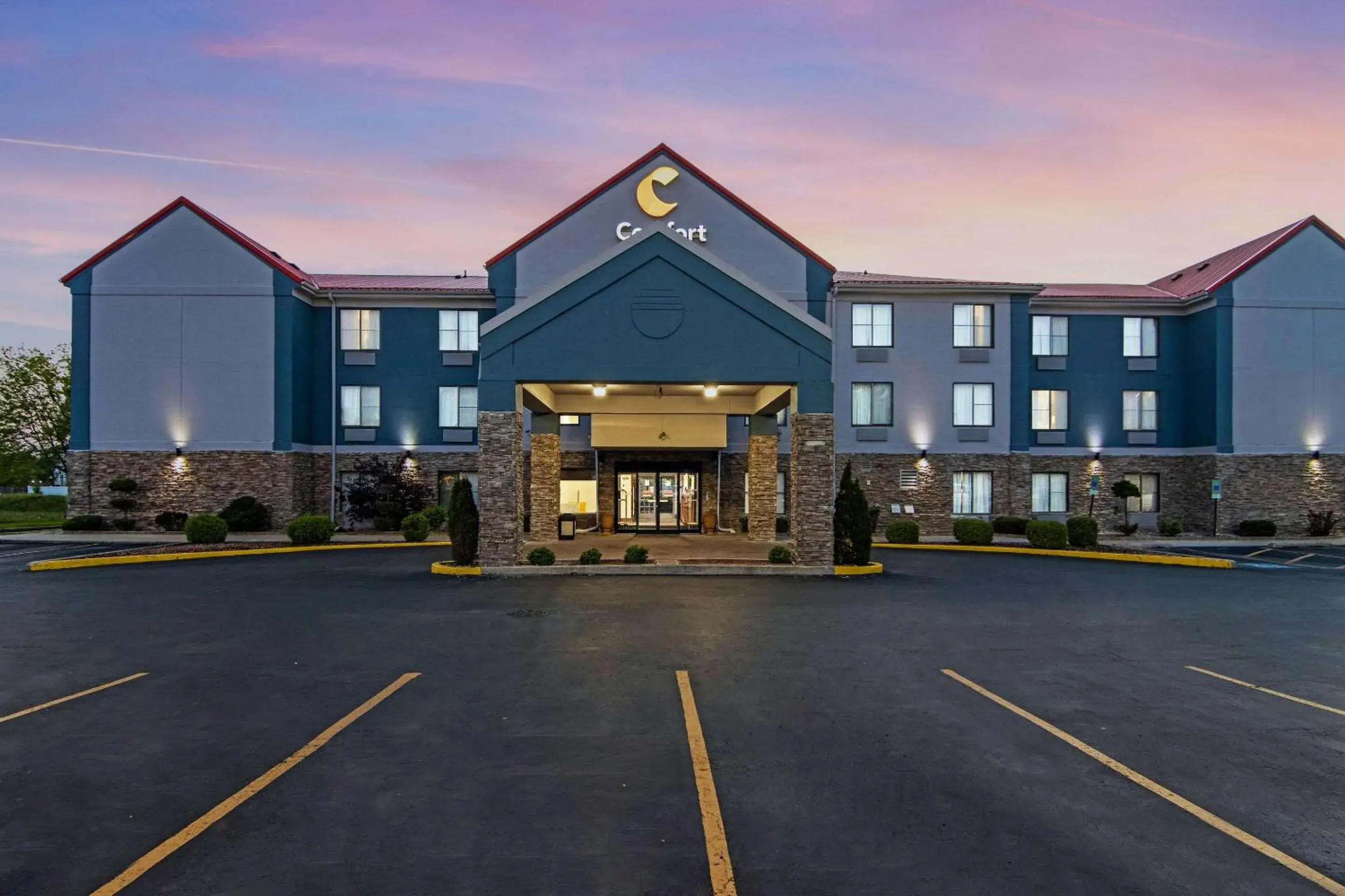 Property building in Comfort Suites near I-80 and I-94 Property building in Comfort Suites near I-80 and I-94