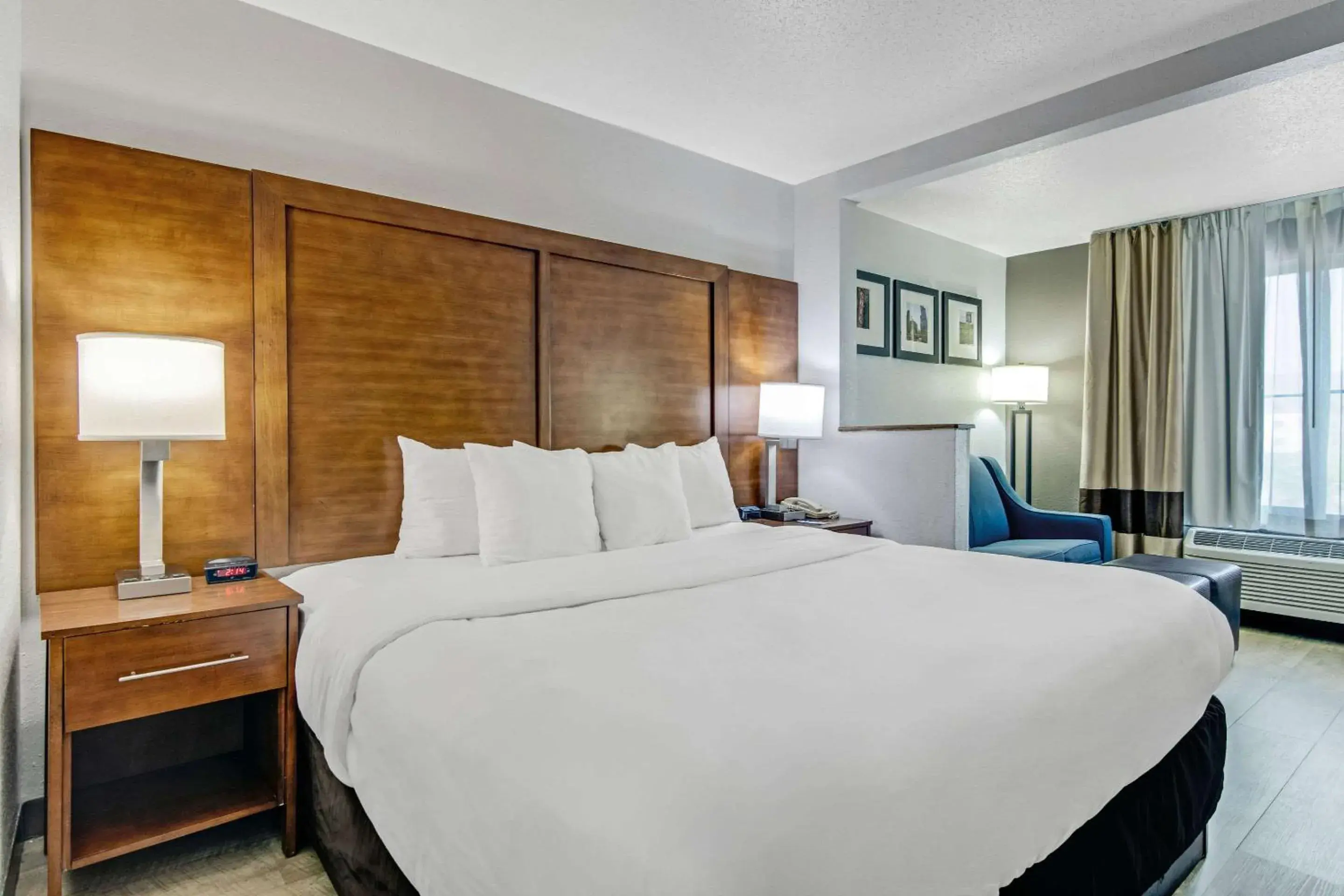 Bedroom, Bed in Comfort Suites near I-80 and I-94 Bedroom, Bed in Comfort Suites near I-80 and I-94