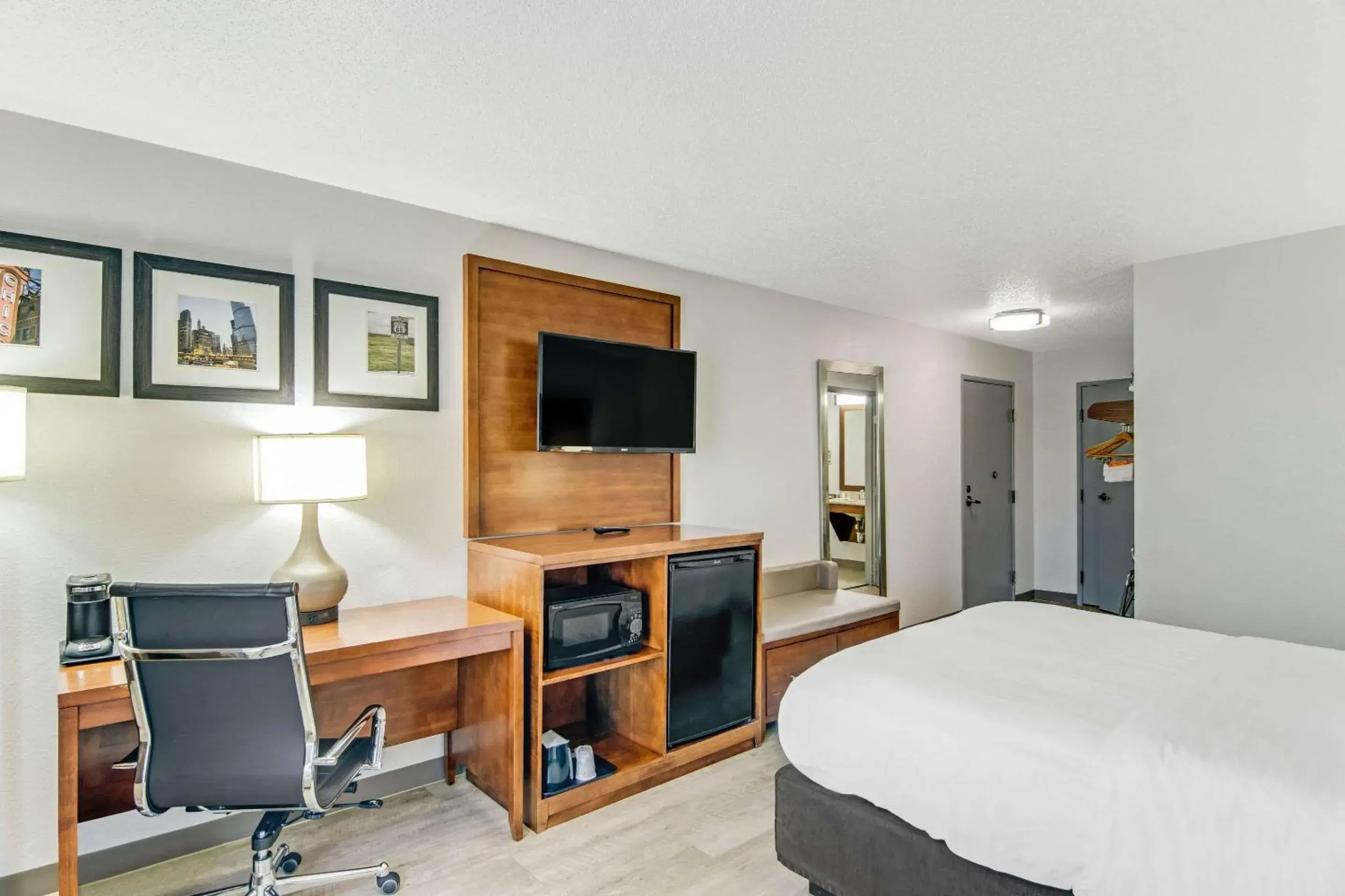 Bedroom, Bed in Comfort Suites near I-80 and I-94 Bedroom, Bed in Comfort Suites near I-80 and I-94