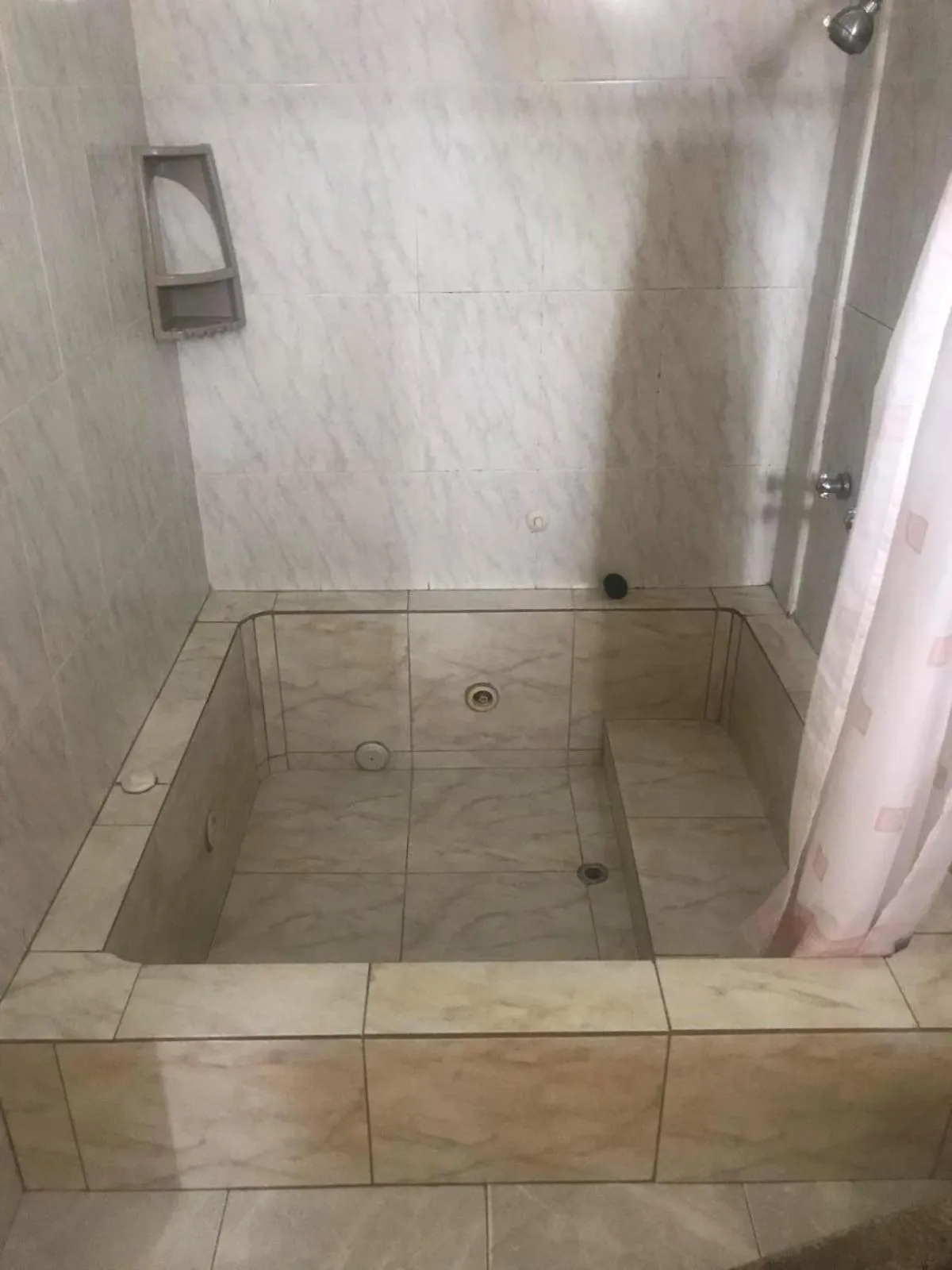 Shower in Hotel Malecon Inn