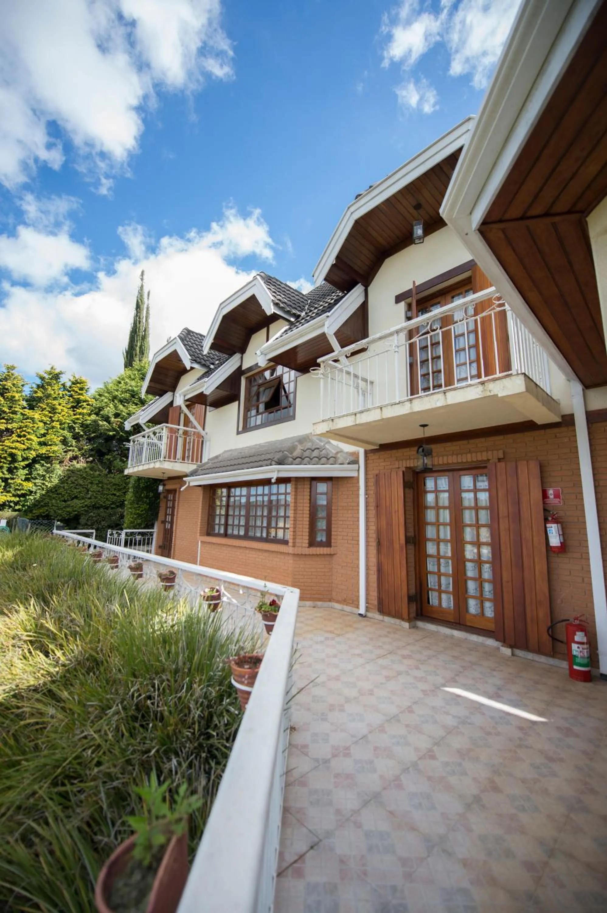 Three-Bedroom Chalet in Pousada Constellation Lodge