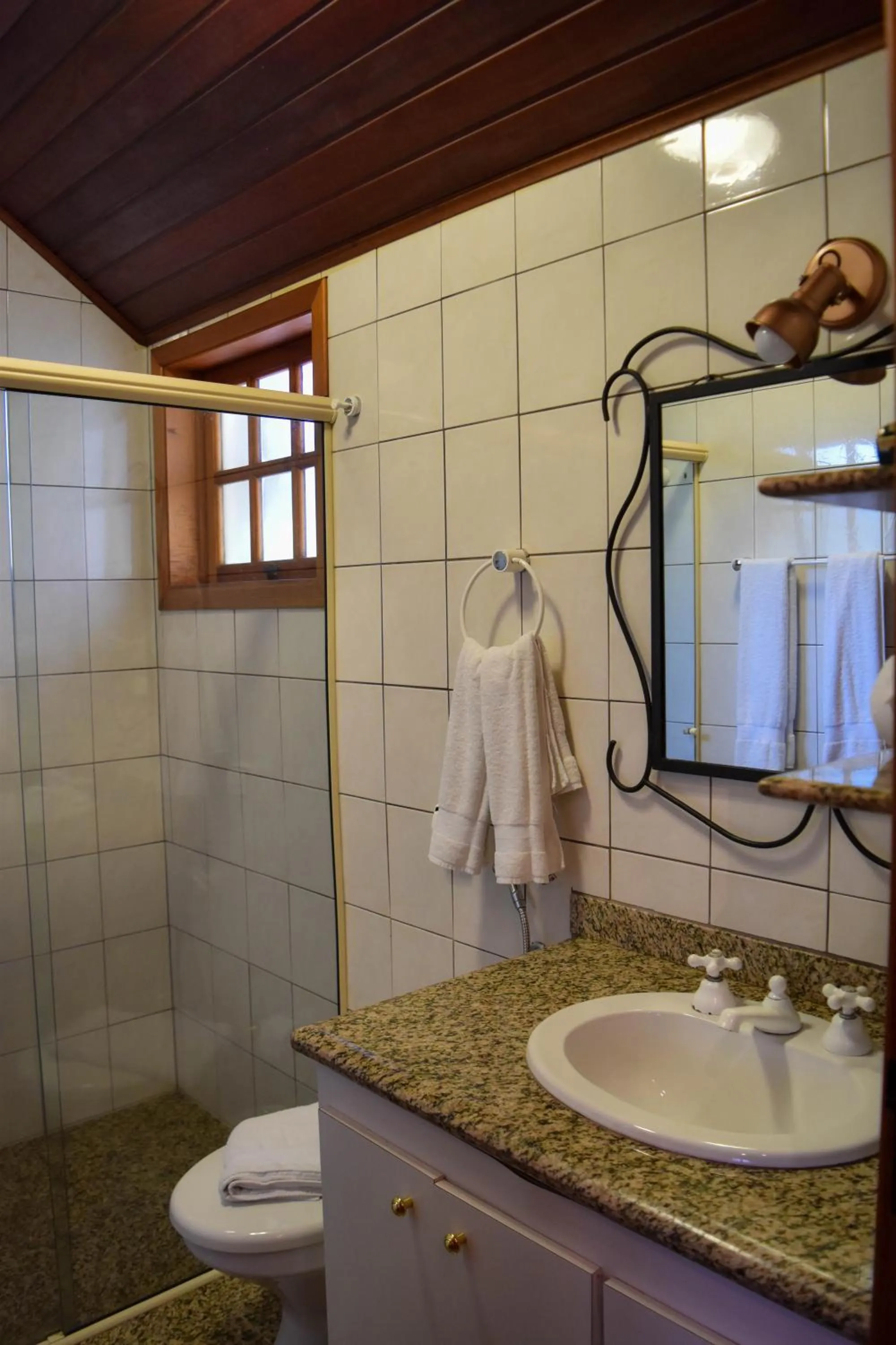 Shower in Pousada Constellation Lodge