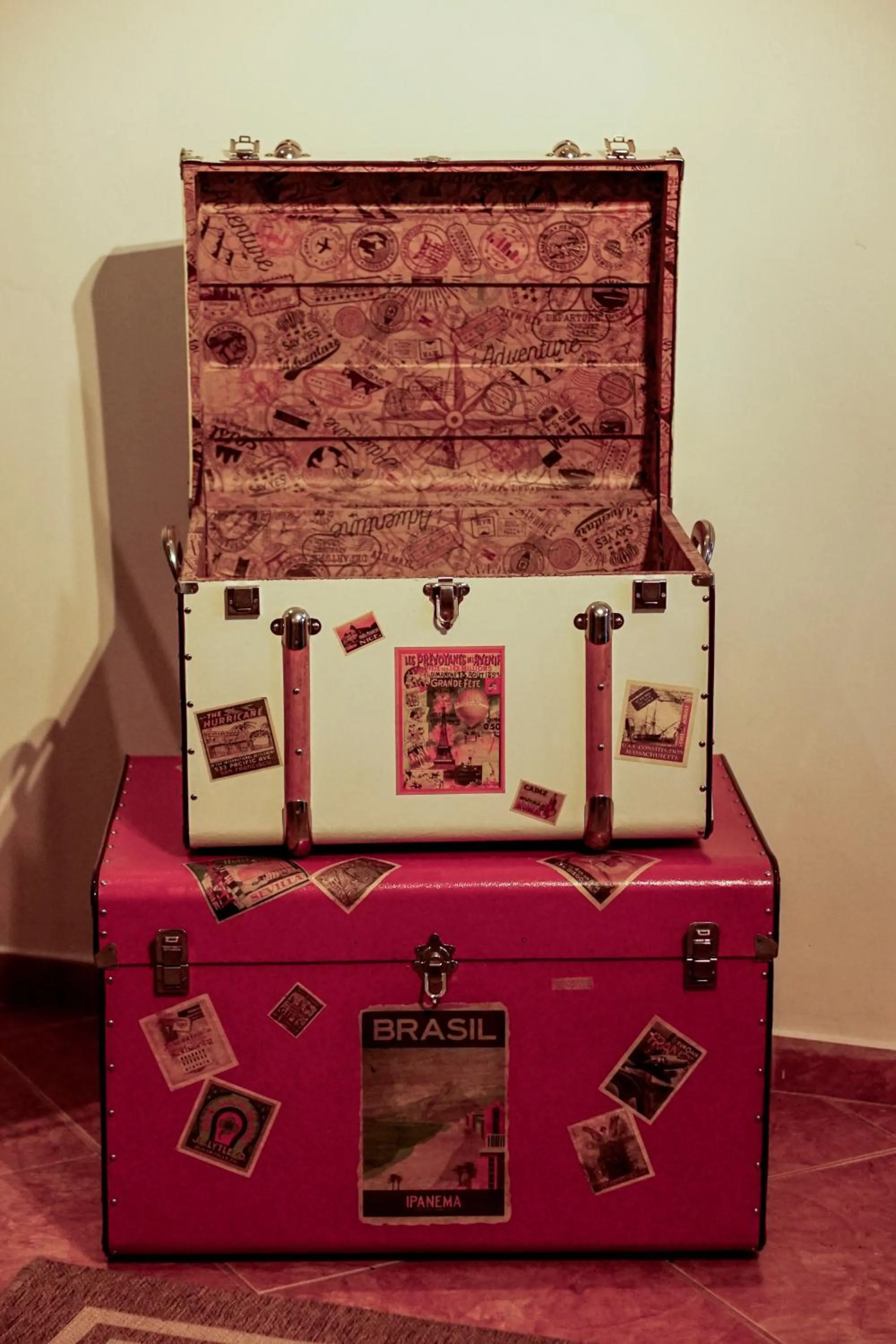 Communal lounge/ TV room in Pousada Constellation Lodge