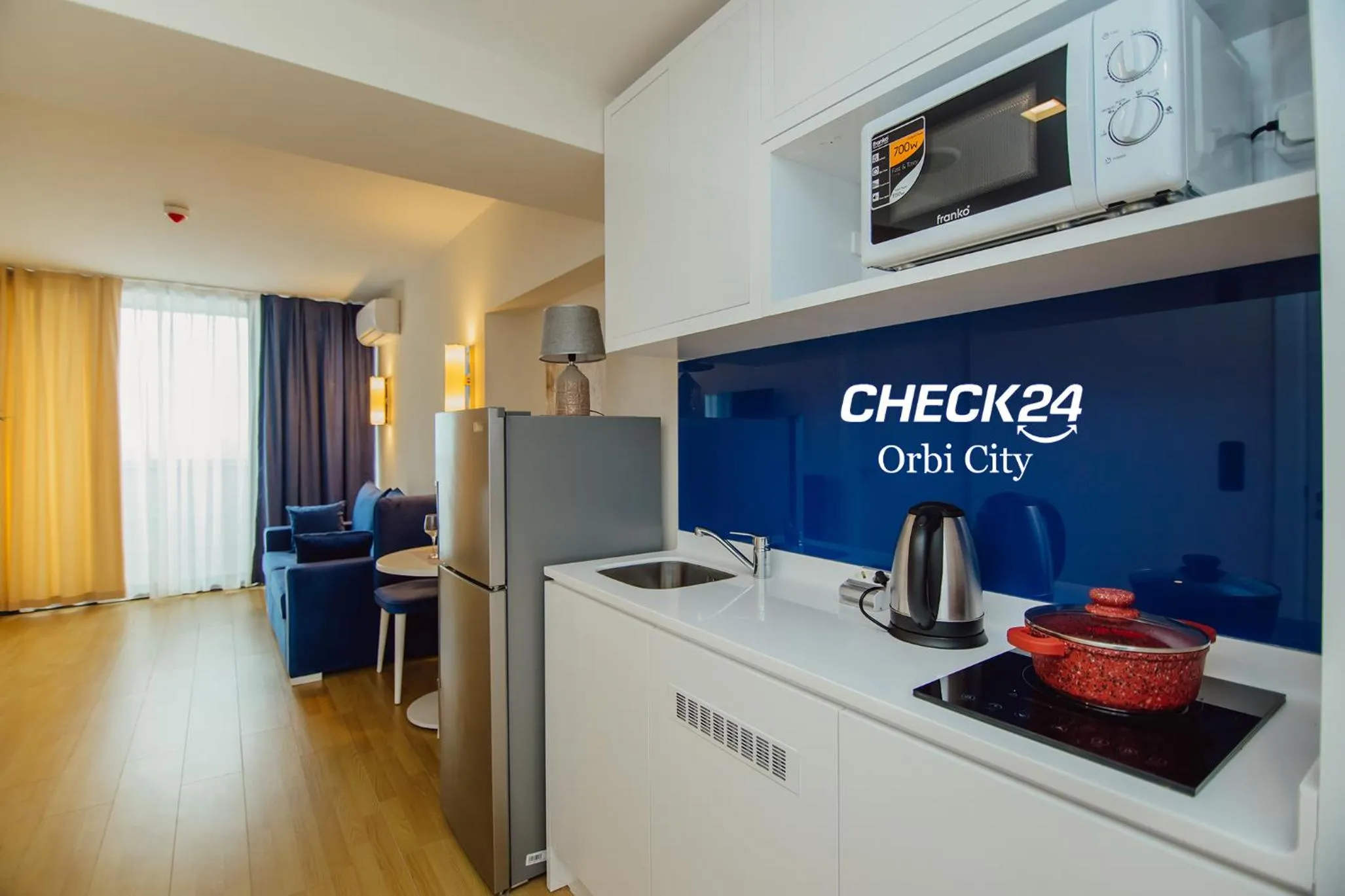Kitchen or kitchenette in CHECK 24 orbi city