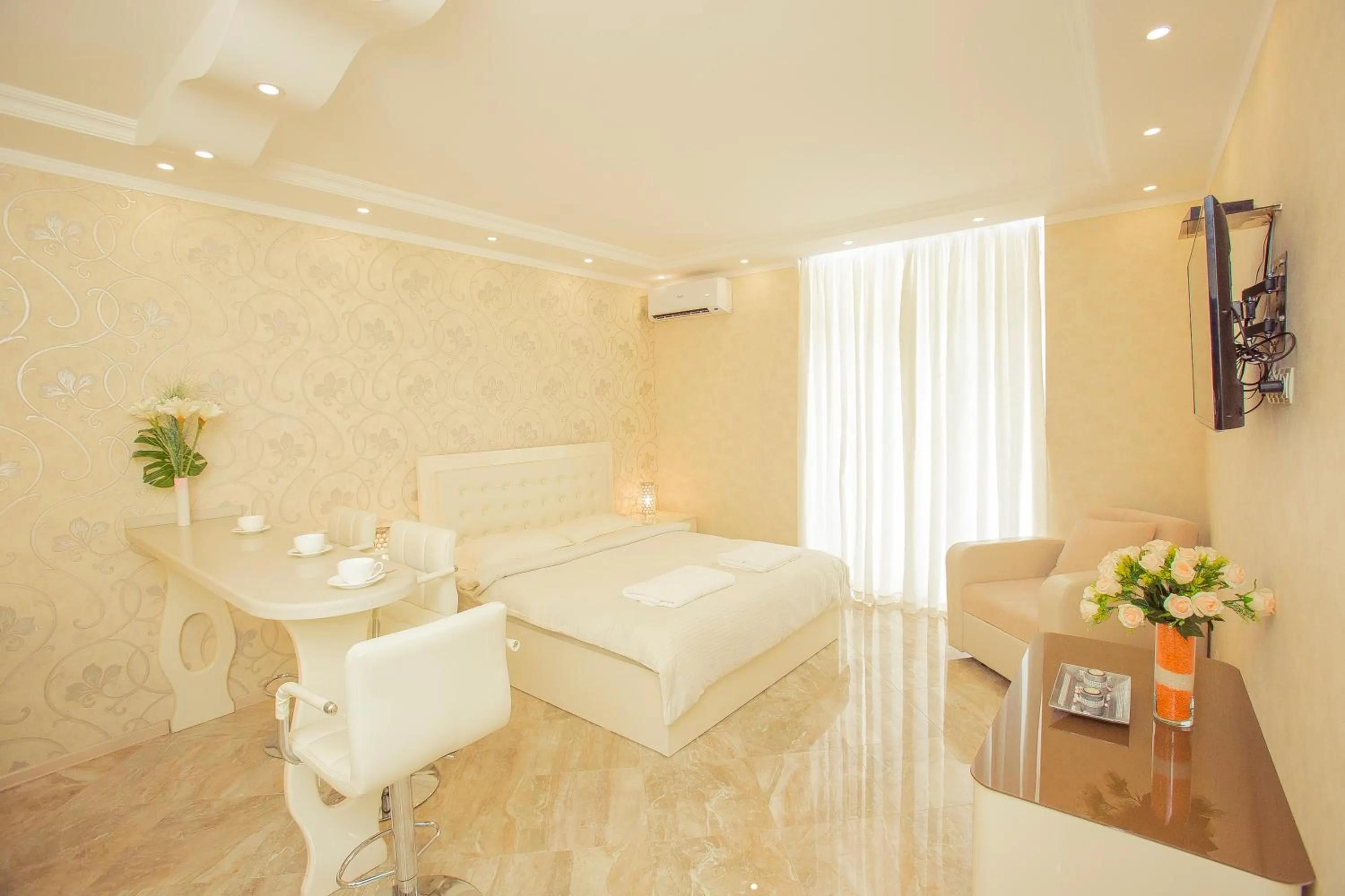 Kitchen or kitchenette, Bed in Viva Blue Batumi