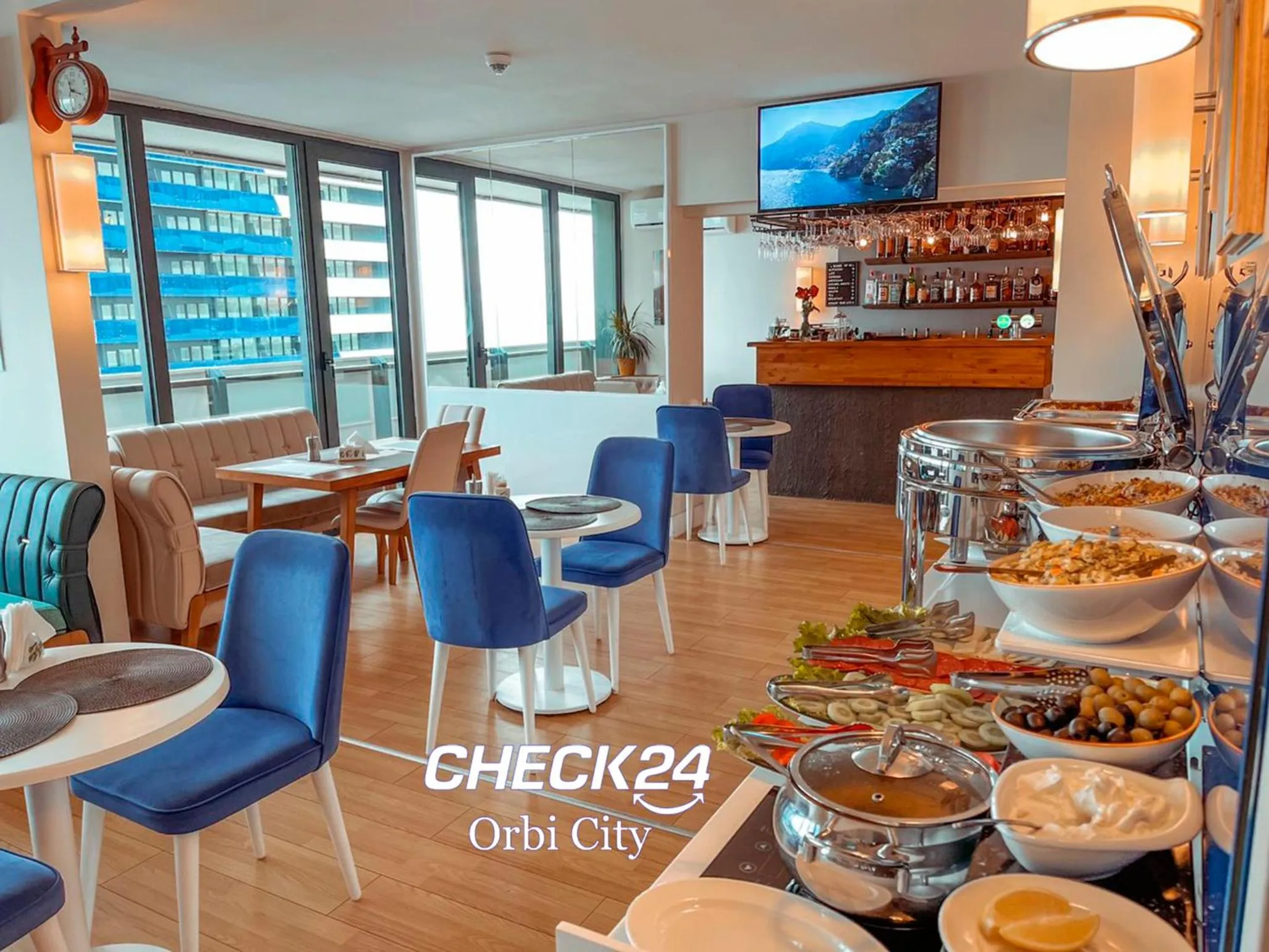Buffet breakfast in CHECK 24 orbi city