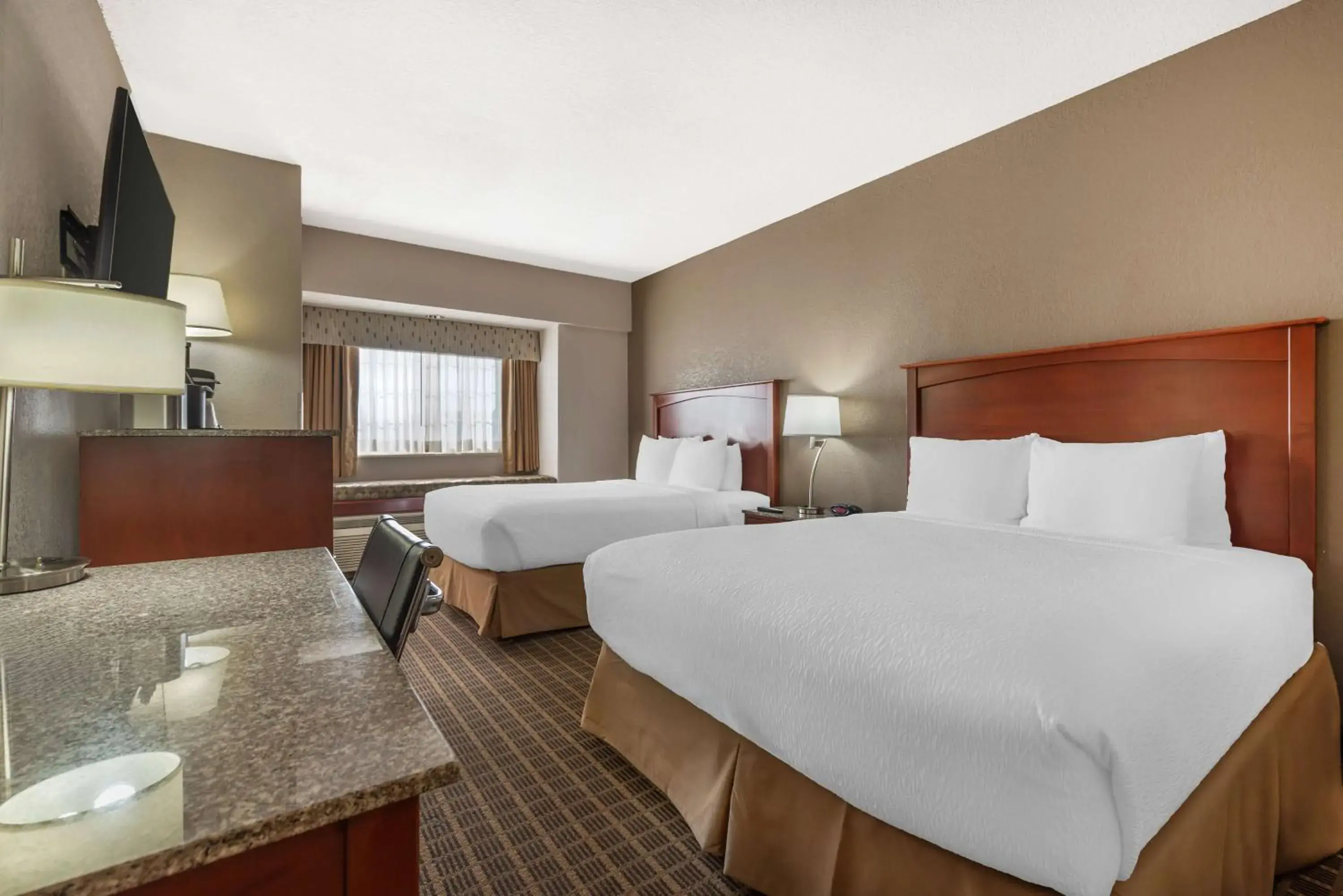 Bedroom, Bed in Best Western Plus Peak Vista Inn & Suites Bedroom, Bed in Best Western Plus Peak Vista Inn & Suites