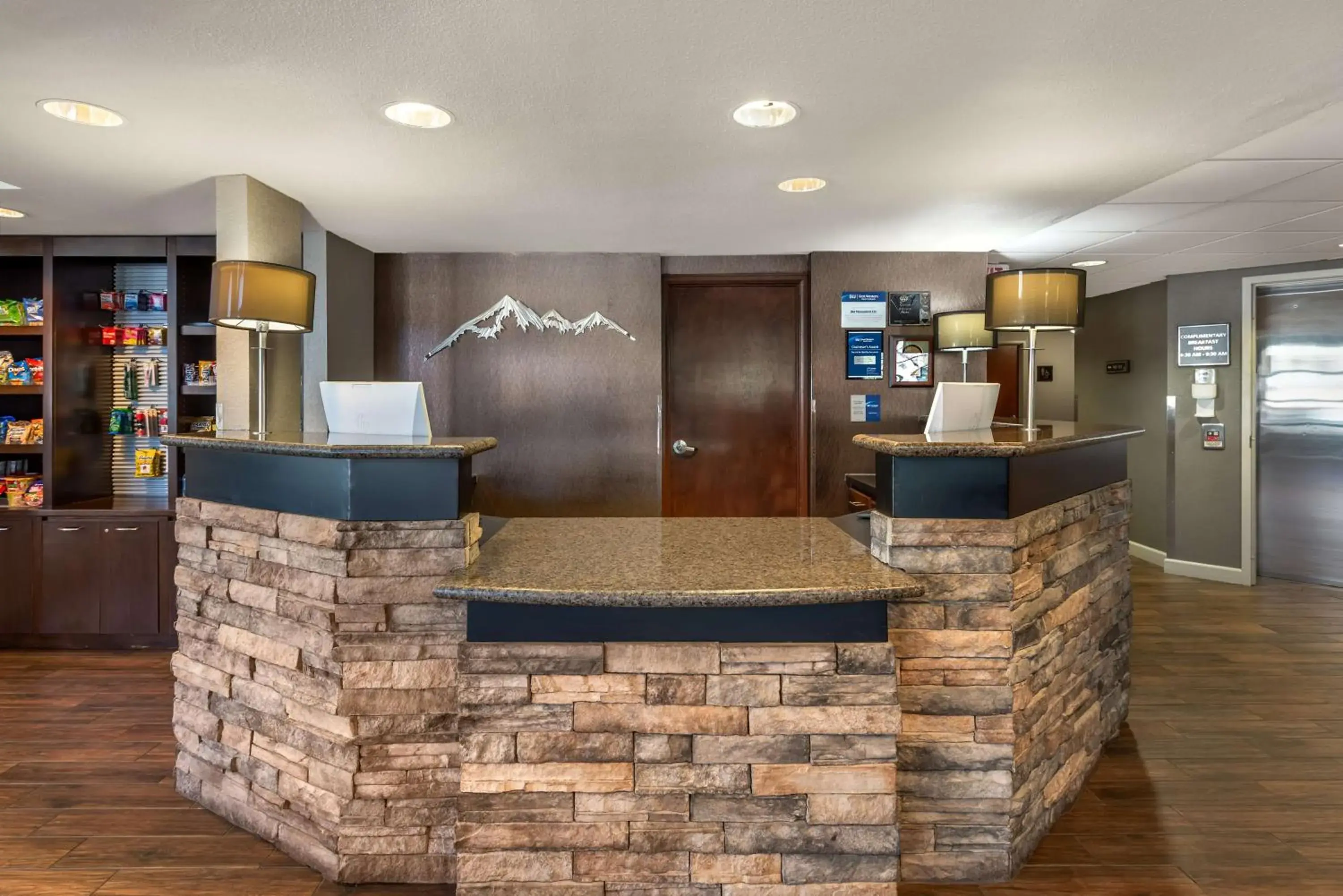 Lobby or reception in Best Western Plus Peak Vista Inn & Suites Lobby or reception in Best Western Plus Peak Vista Inn & Suites