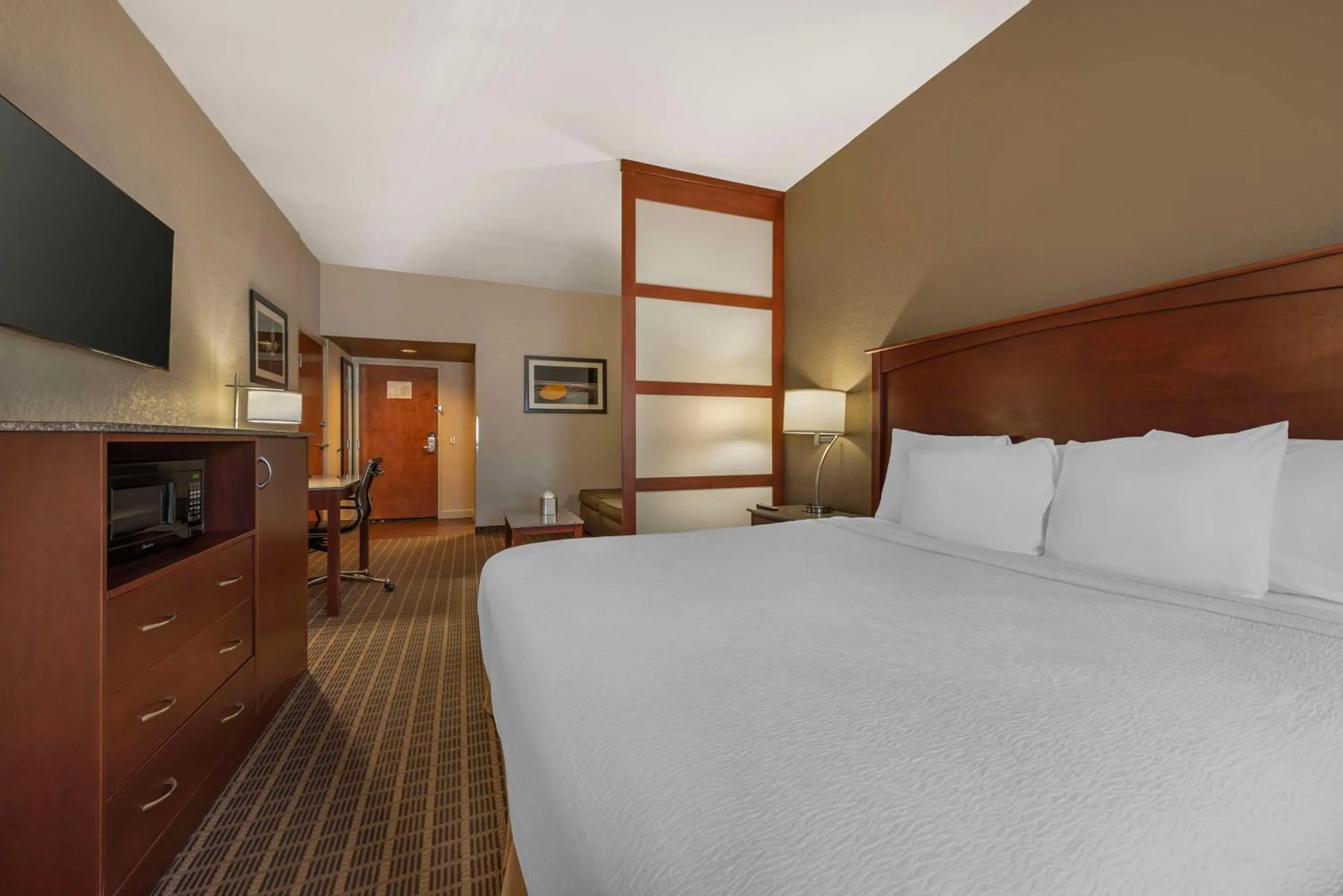 Bedroom, Bed in Best Western Plus Peak Vista Inn & Suites