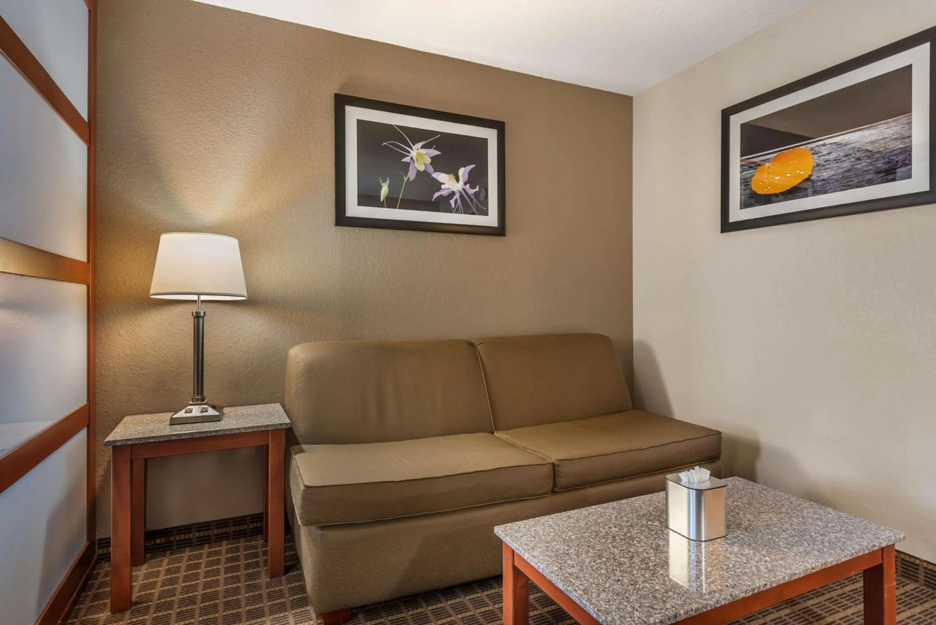 Bedroom in Best Western Plus Peak Vista Inn & Suites