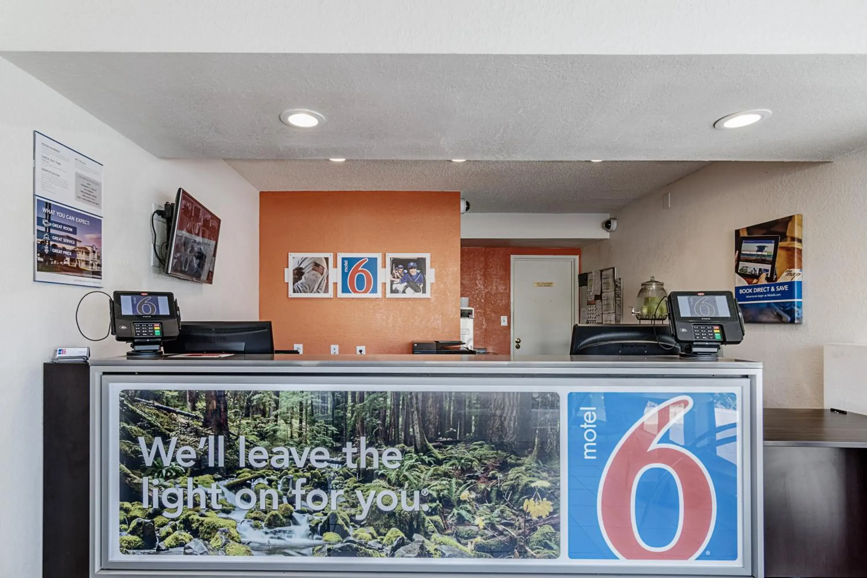 Lobby or reception, Lobby/Reception in Motel 6-Modesto, CA Lobby or reception, Lobby/Reception in Motel 6-Modesto, CA