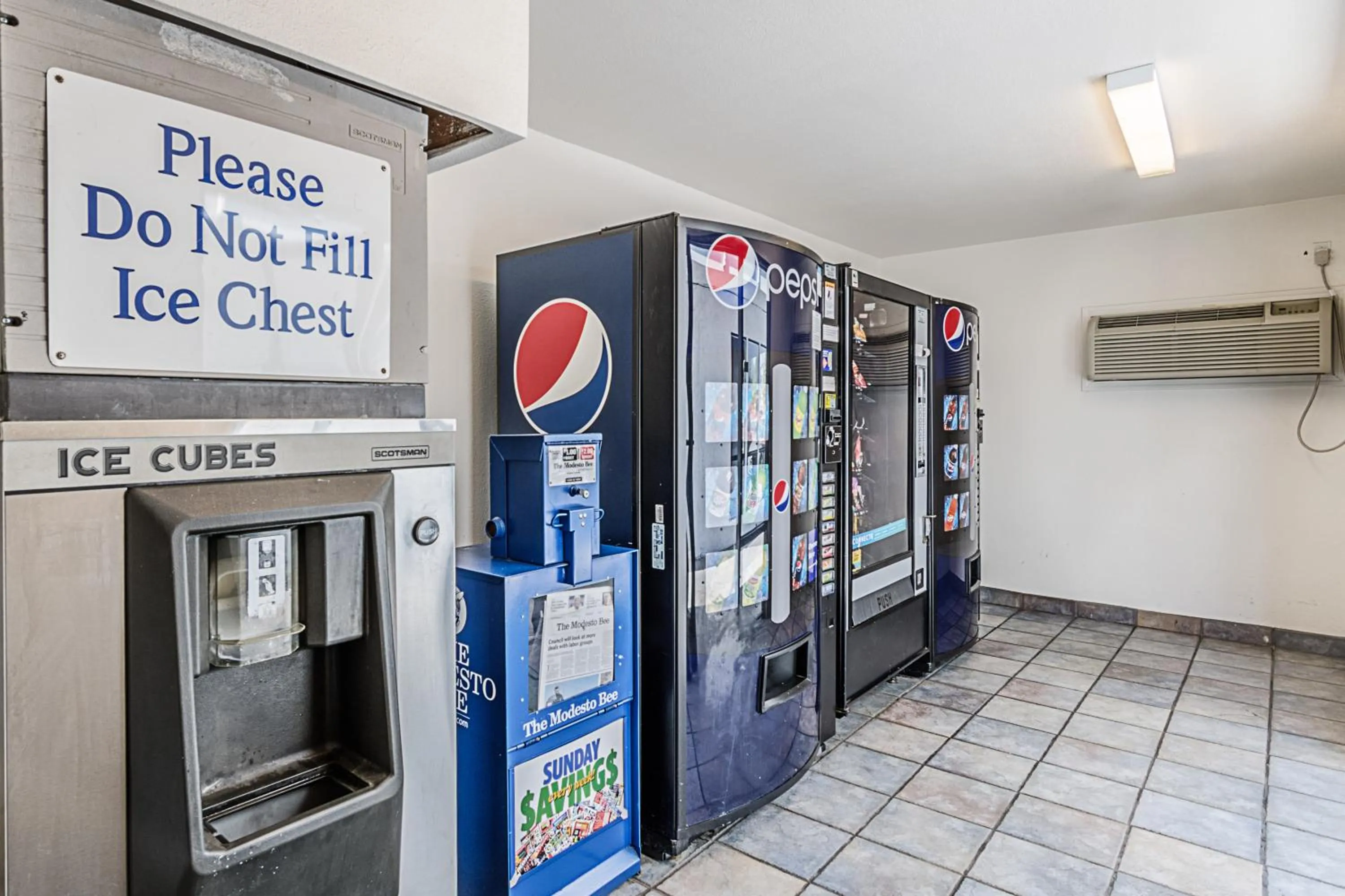 Food and drinks, Supermarket/Shops in Motel 6-Modesto, CA