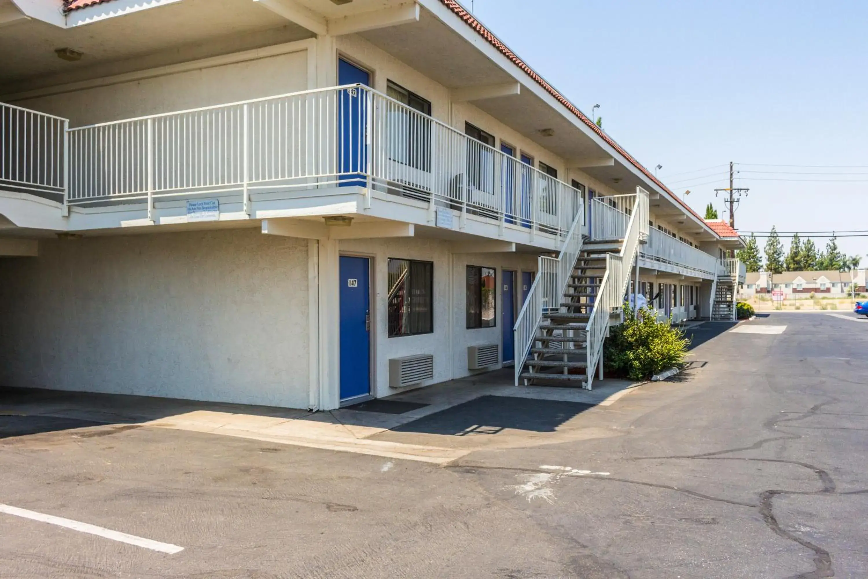 Property building in Motel 6 Bakersfield, CA - Convention Center Property building in Motel 6 Bakersfield, CA - Convention Center