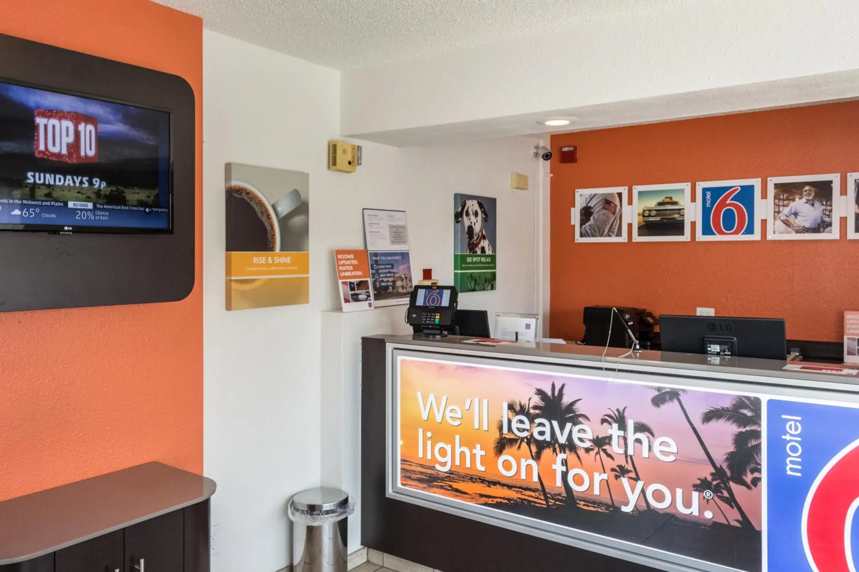 Lobby or reception in Motel 6 Bakersfield, CA - Convention Center Lobby or reception in Motel 6 Bakersfield, CA - Convention Center