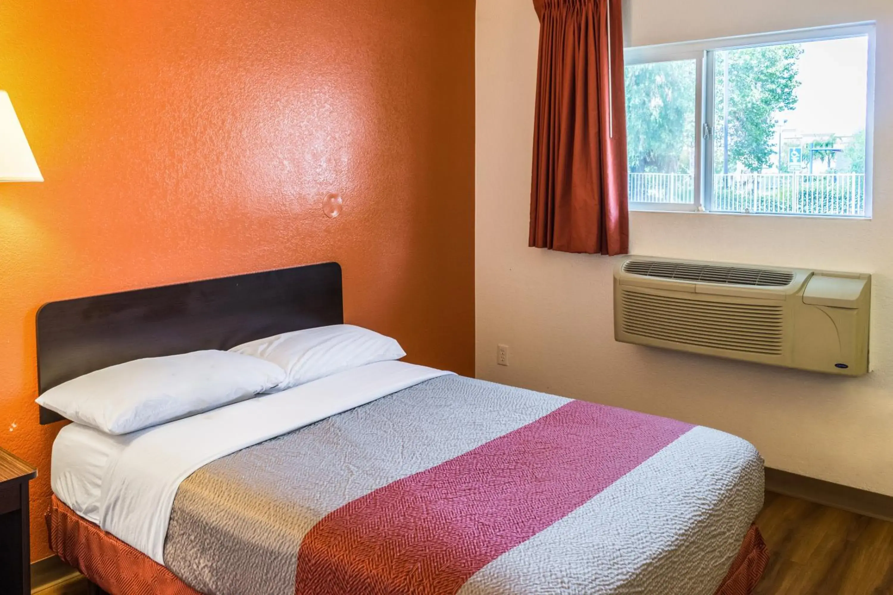 Bed in Motel 6 Bakersfield, CA - Convention Center Bed in Motel 6 Bakersfield, CA - Convention Center