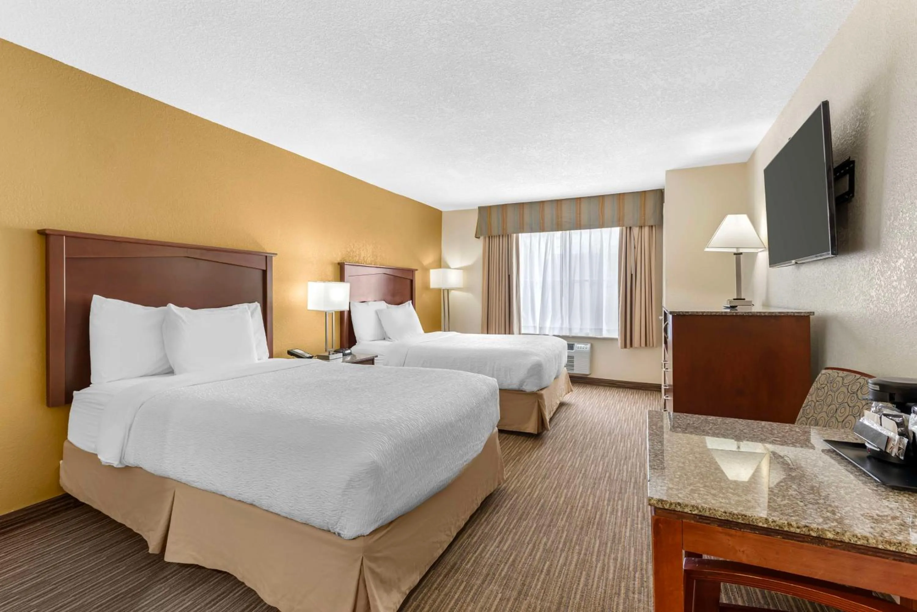 Bedroom, Bed in Best Western Executive Inn & Suites