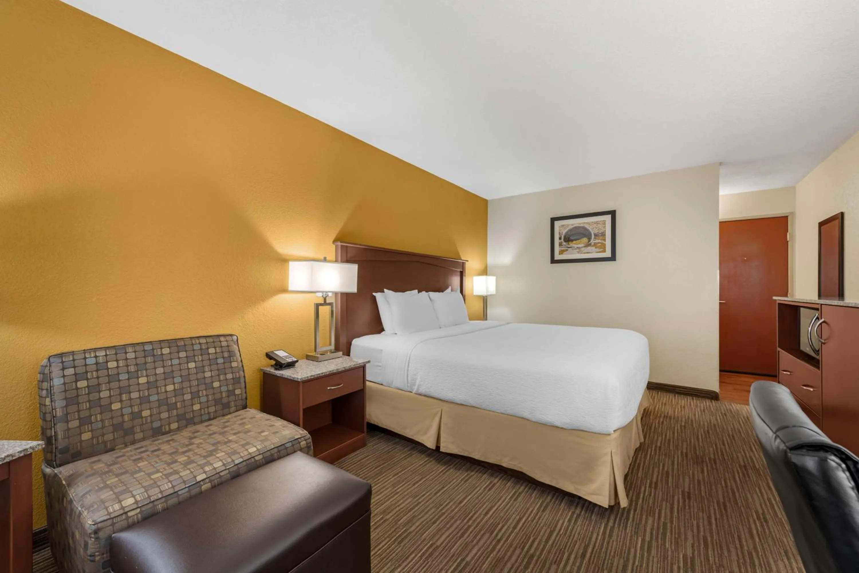 Bedroom, Bed in Best Western Executive Inn & Suites