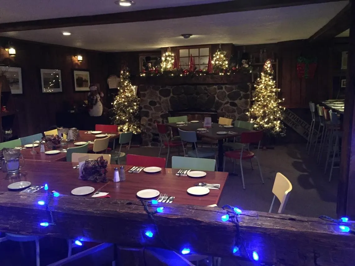 Restaurant/places to eat in Beachcomber Inn