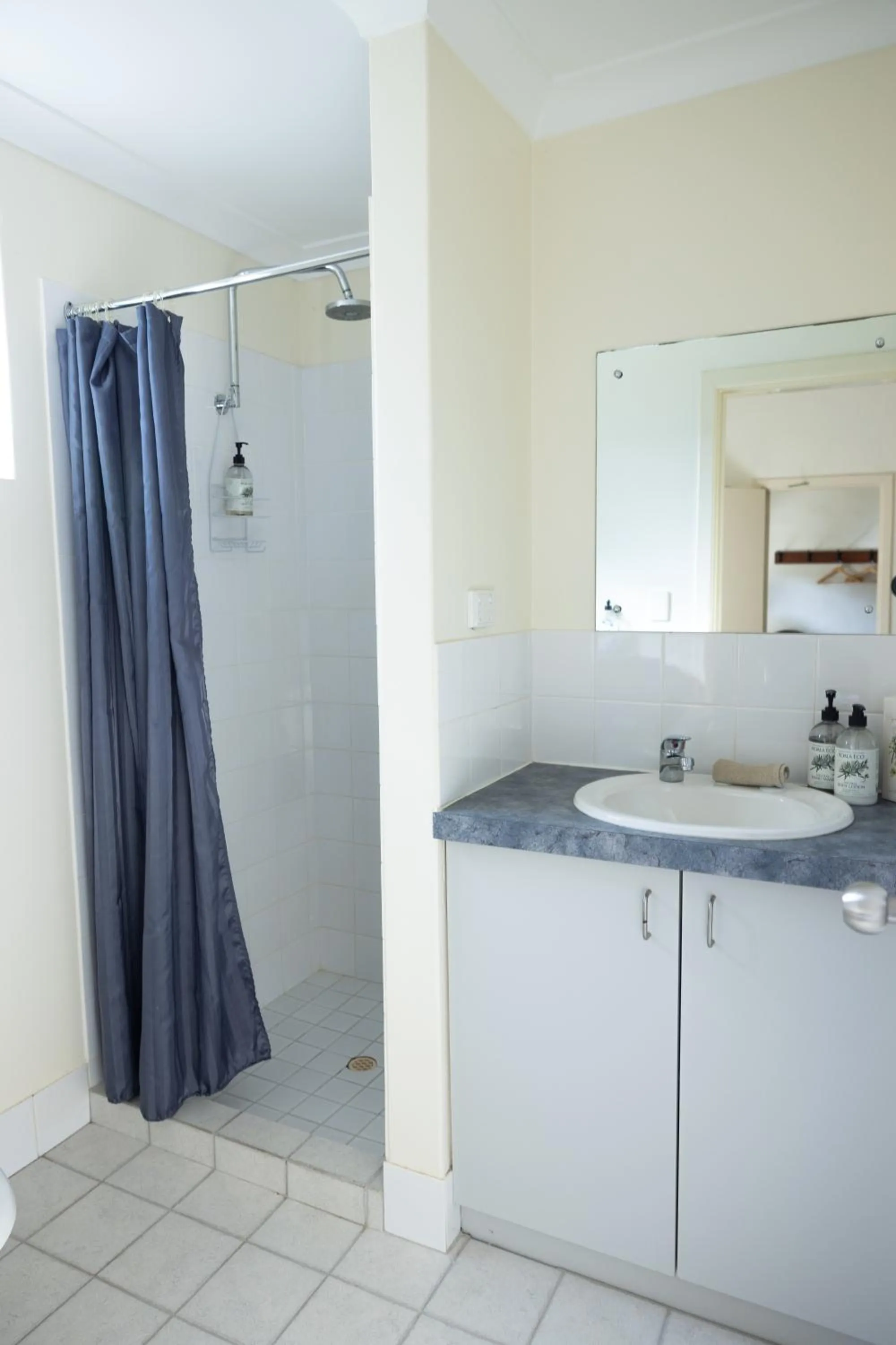 Shower in Surfpoint Resort