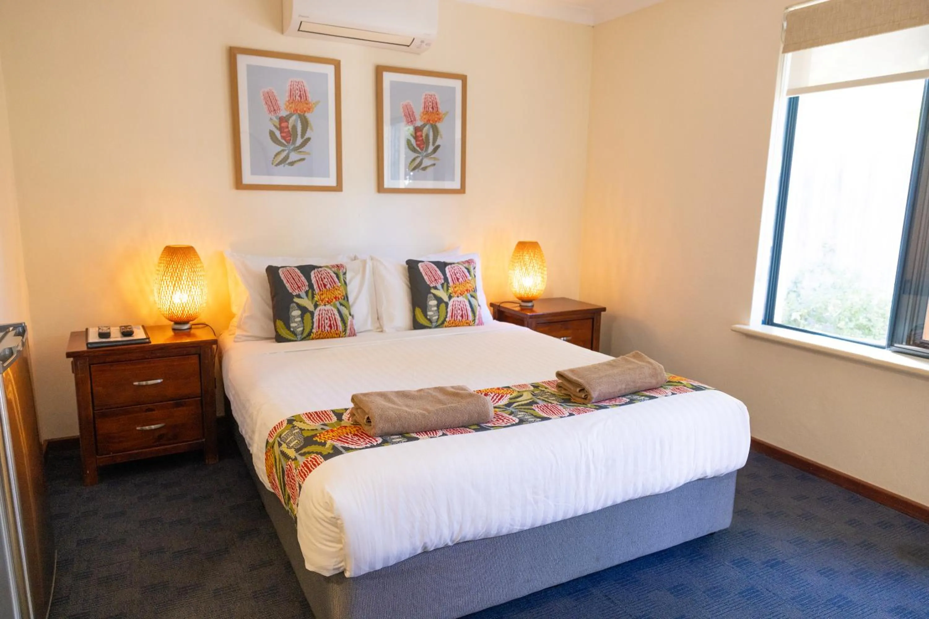 Bedroom, Bed in Surfpoint Resort