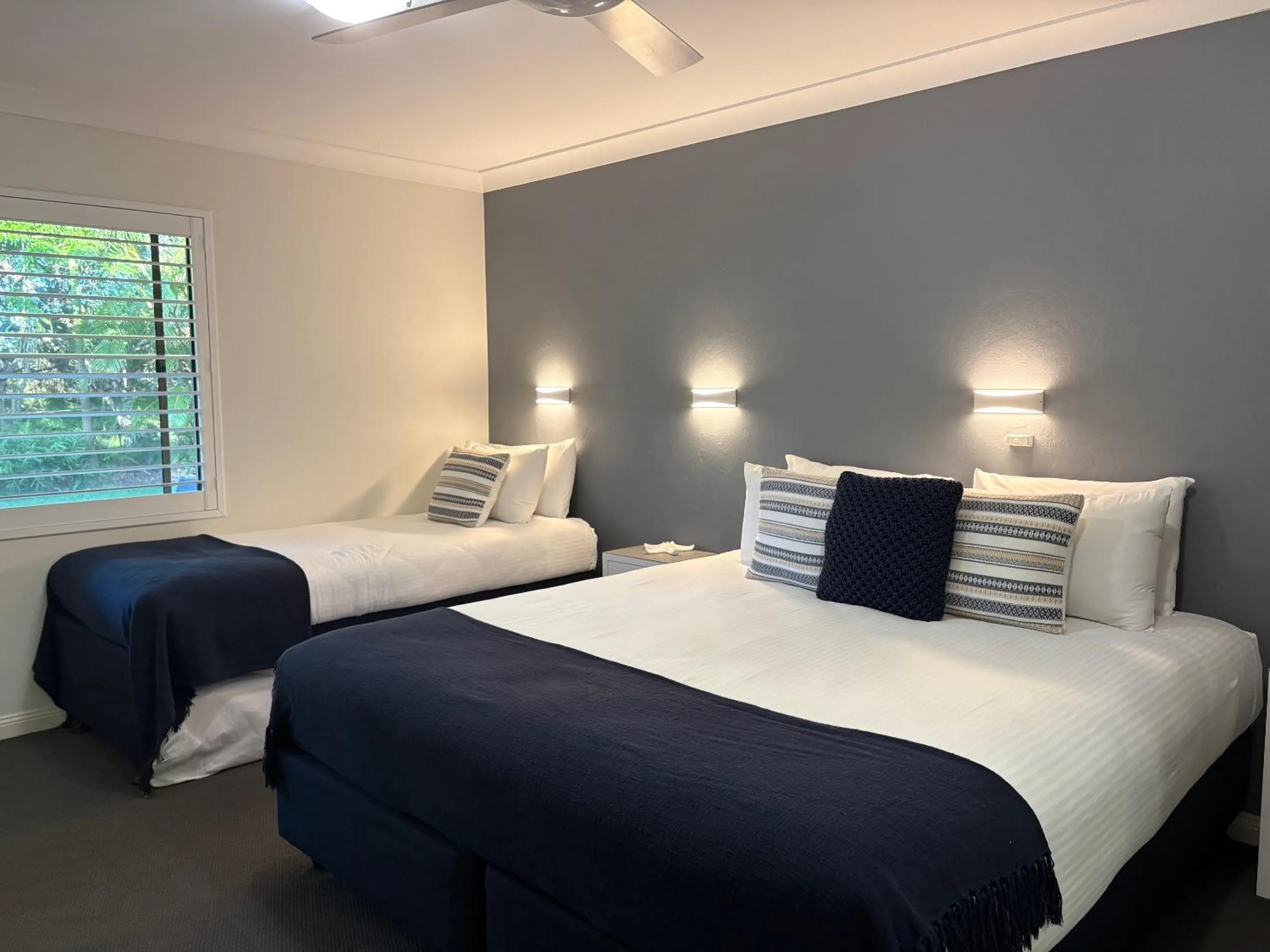 Bedroom, Bed in Smugglers On The Beach