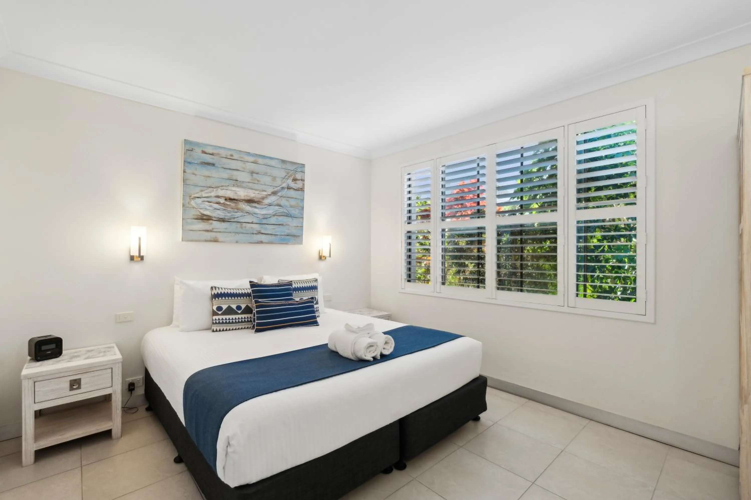 Bedroom, Bed in Smugglers On The Beach