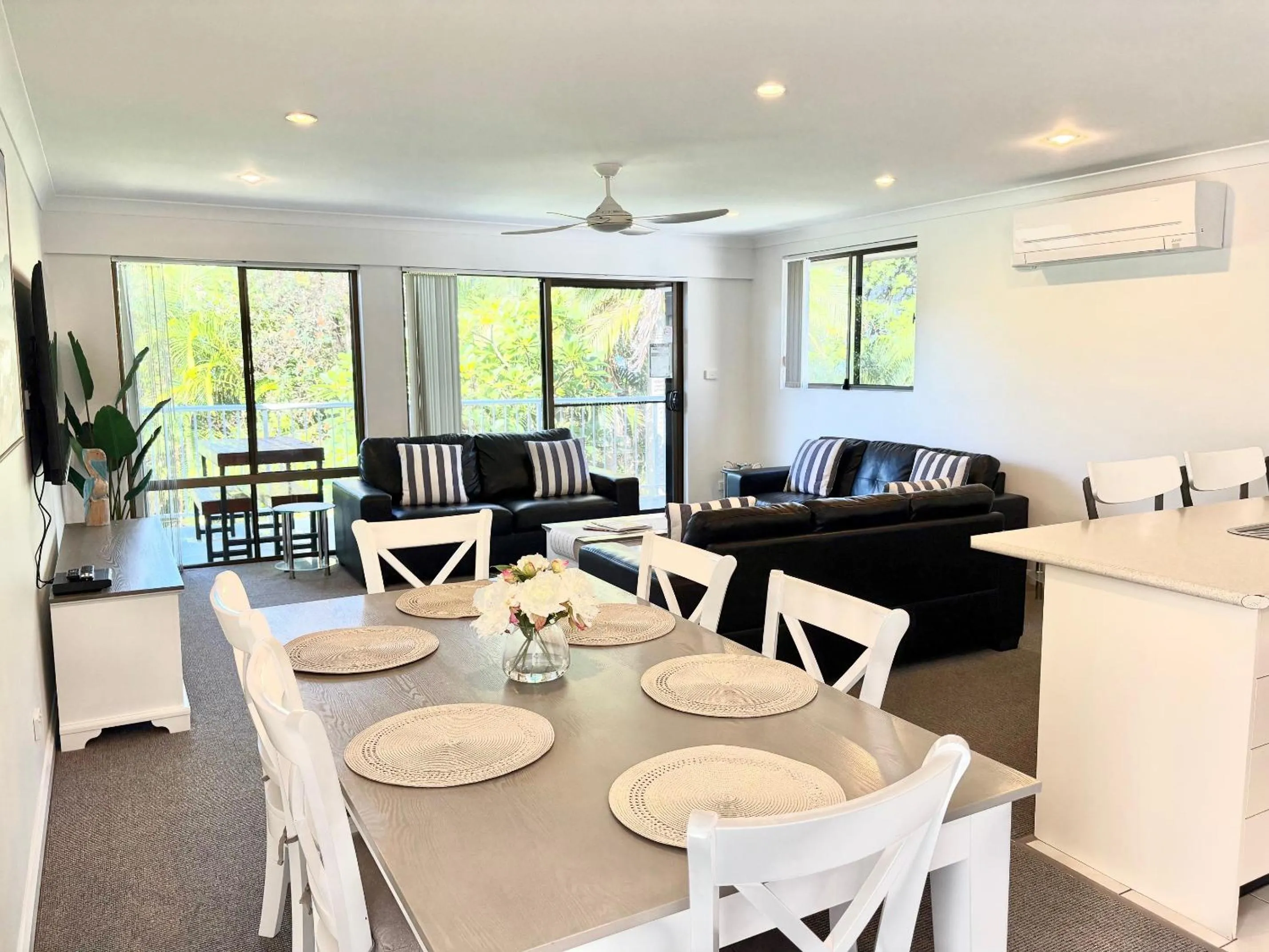 Living room in Smugglers On The Beach