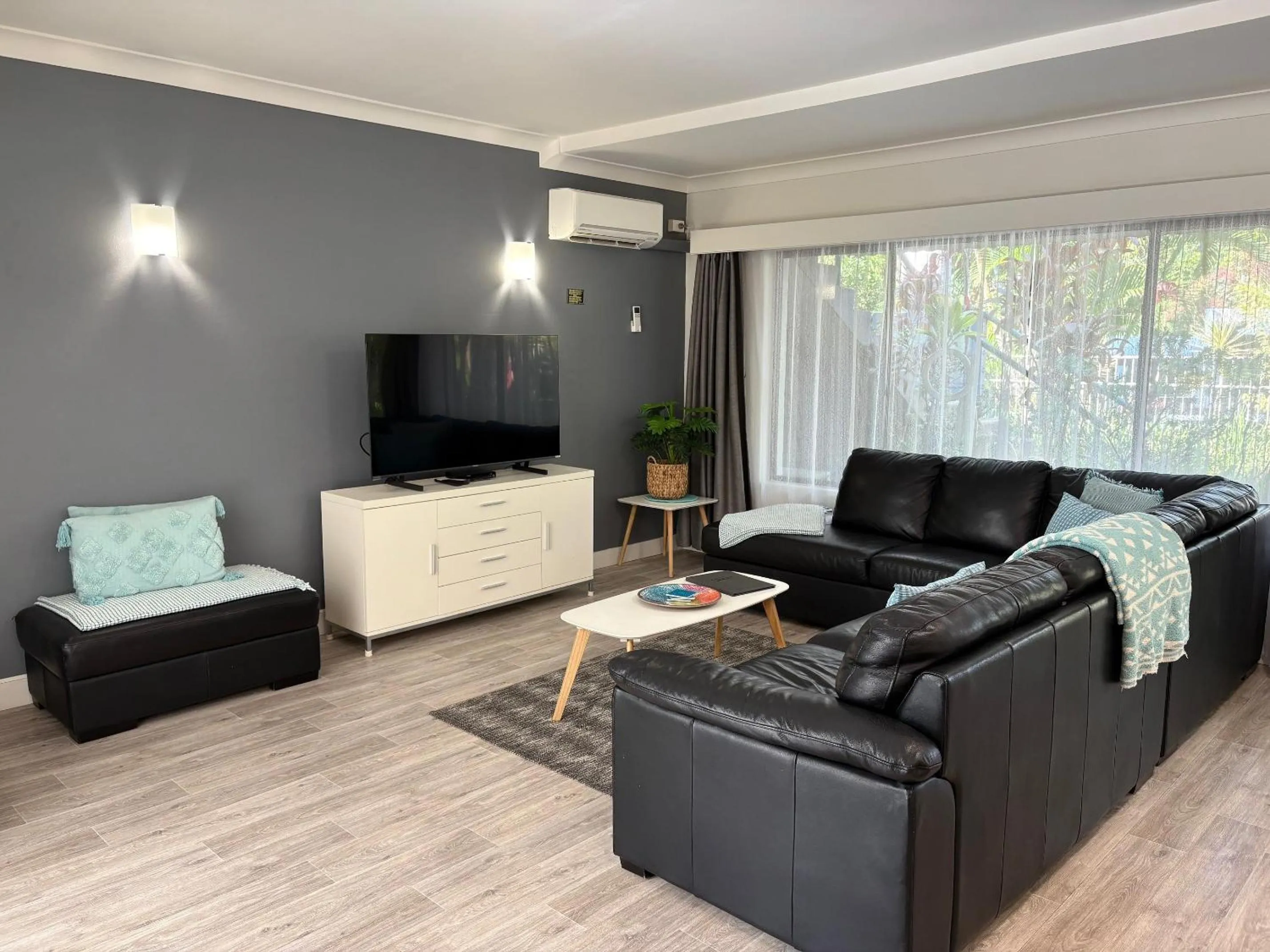 Living room in Smugglers On The Beach