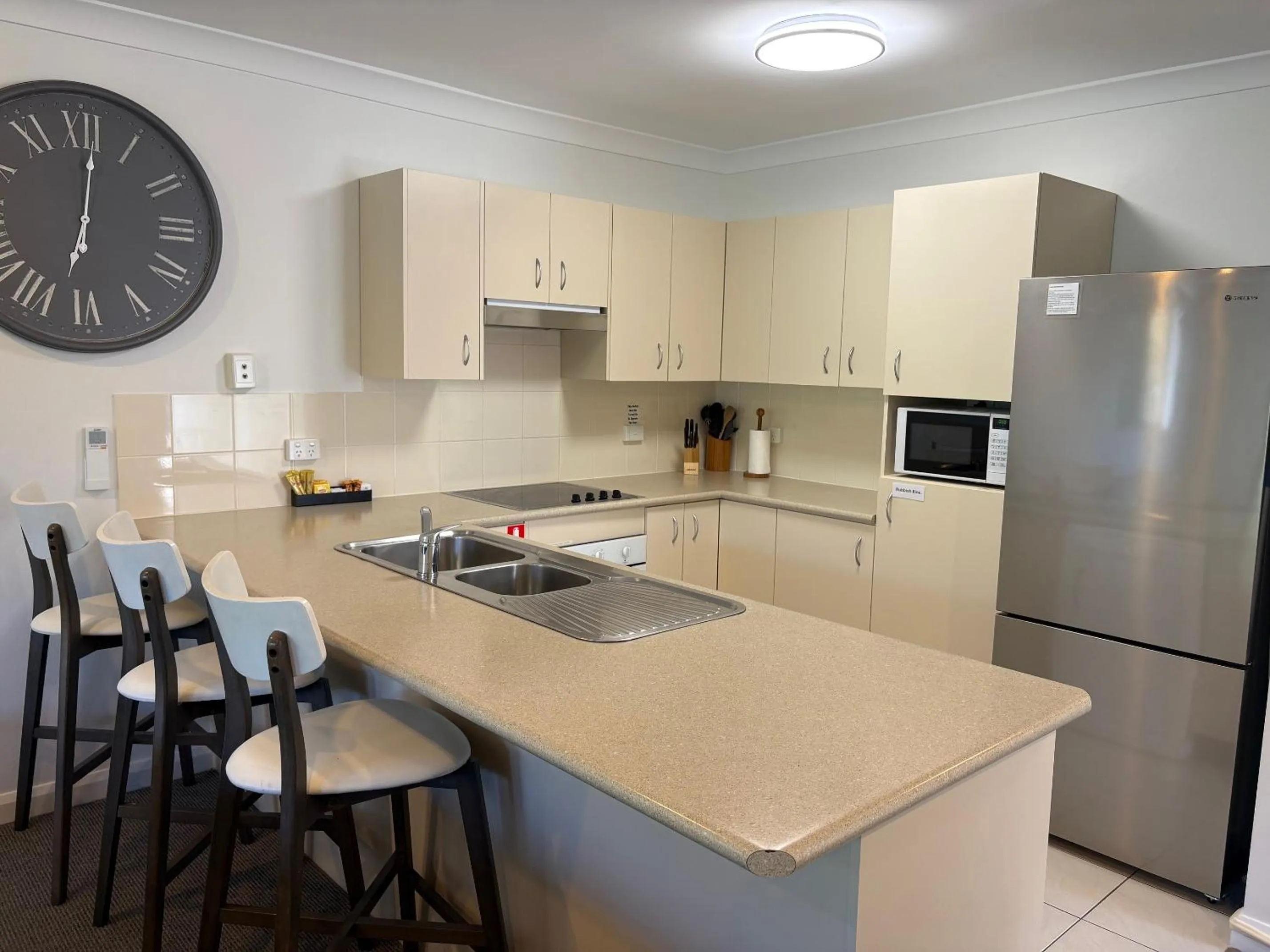 Kitchen or kitchenette in Smugglers On The Beach