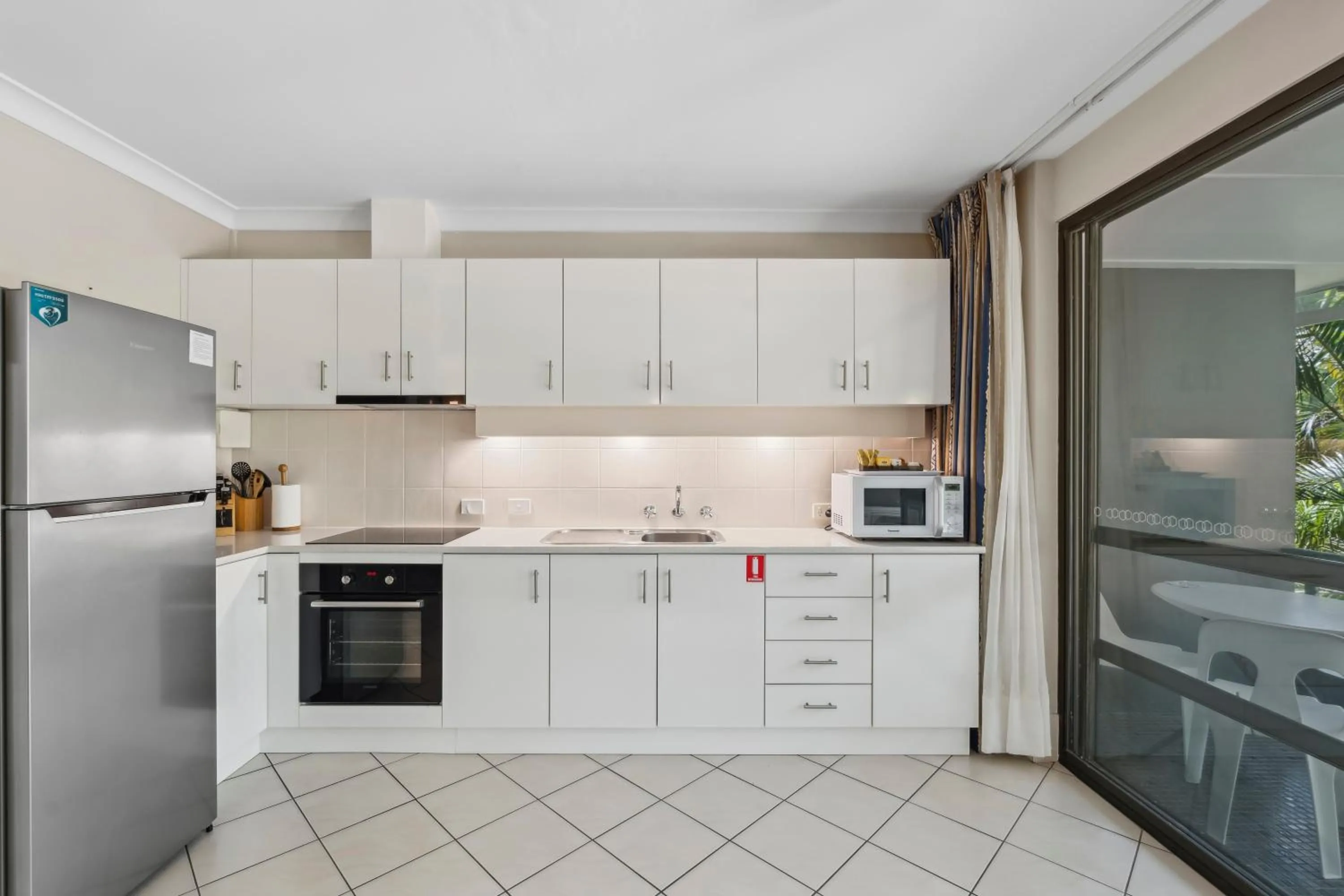 Kitchen or kitchenette in Smugglers On The Beach