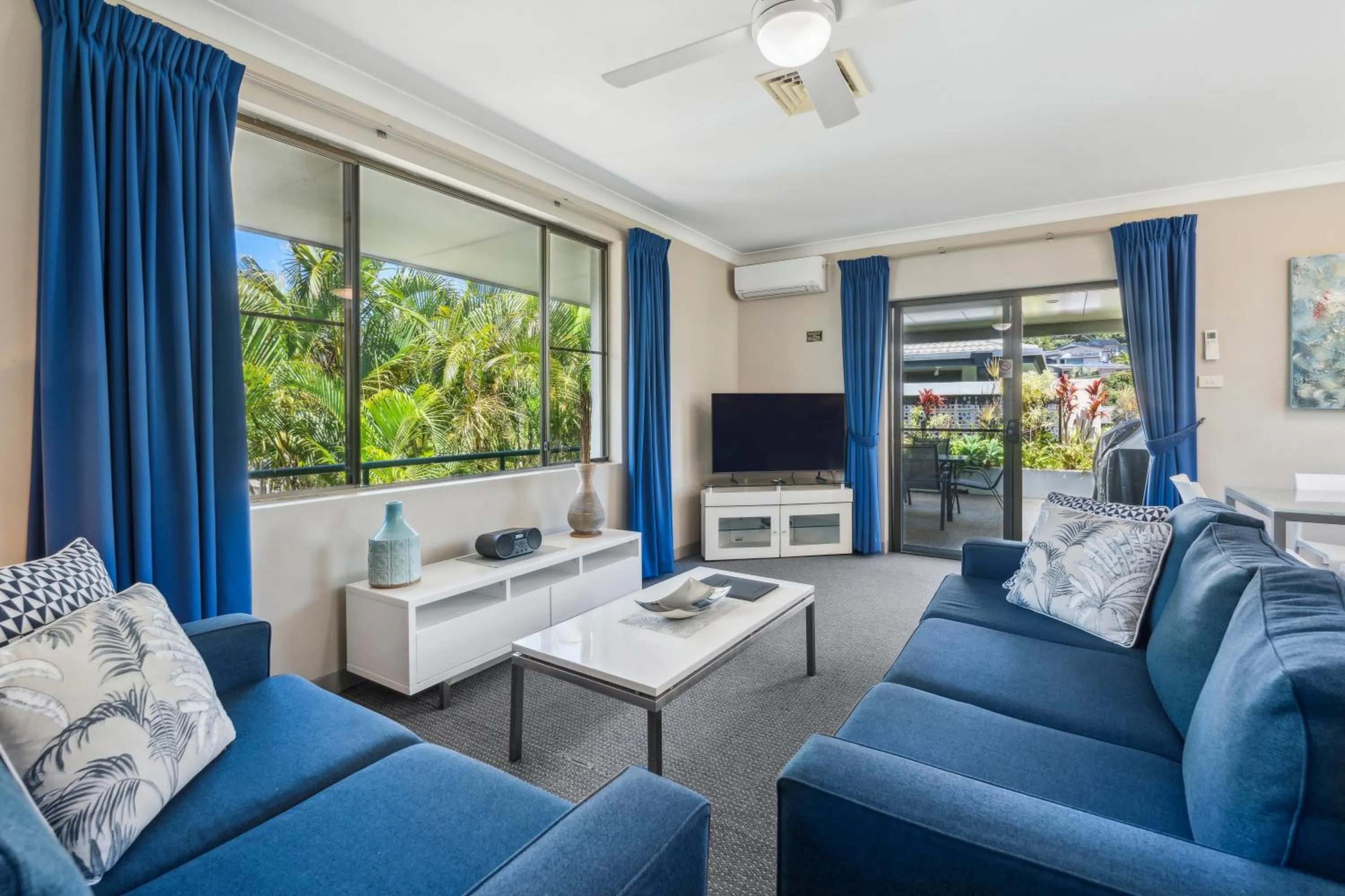 Living room in Smugglers On The Beach