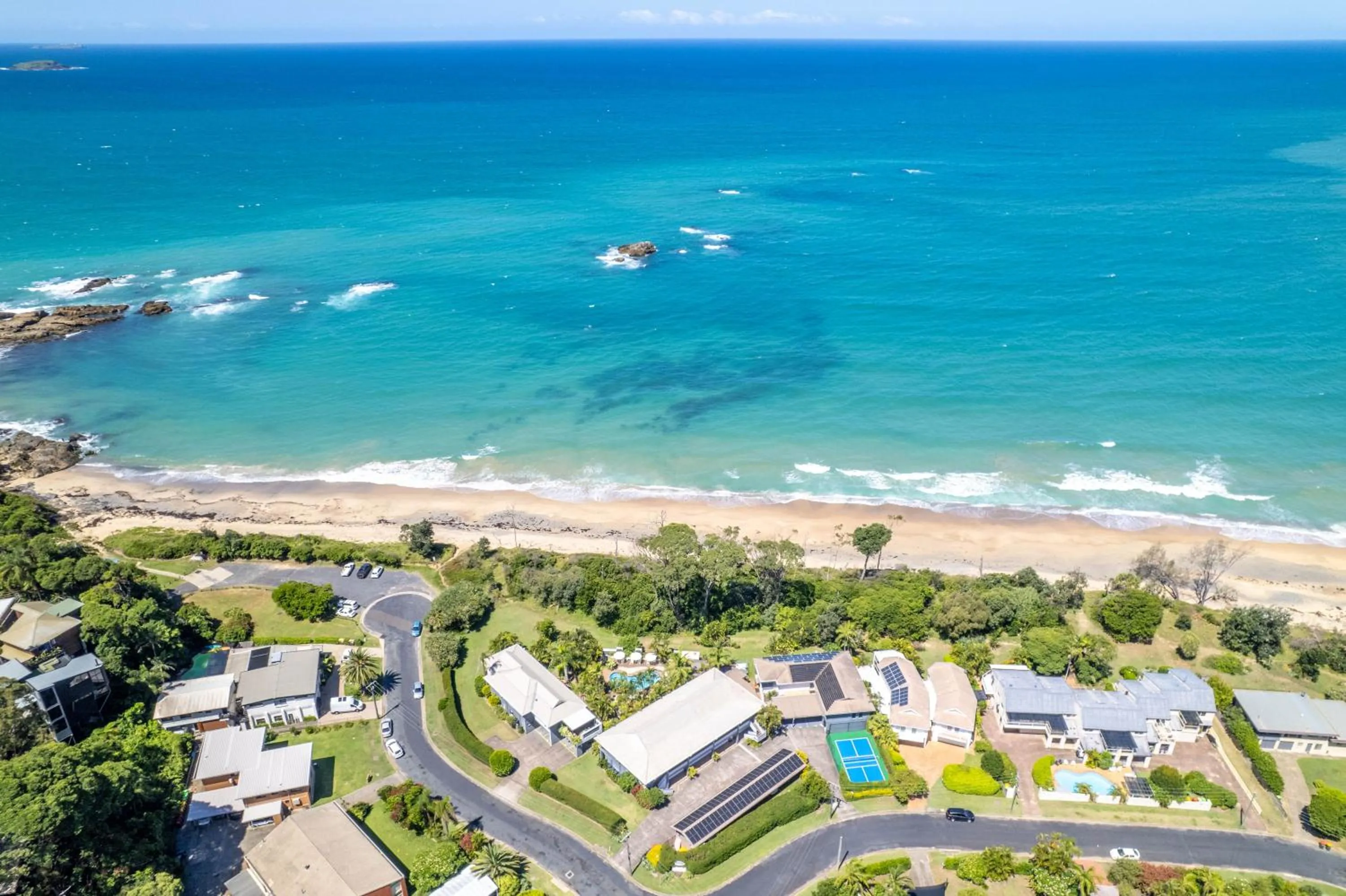 Neighbourhood in Smugglers On The Beach