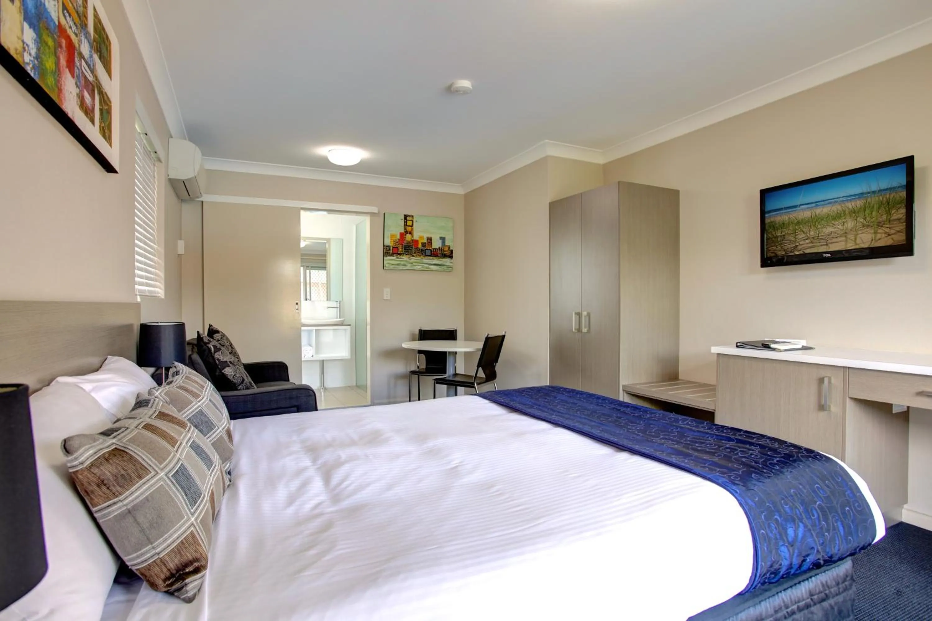 Photo of the whole room, Bed in Beachpark Apartments Coffs Harbour