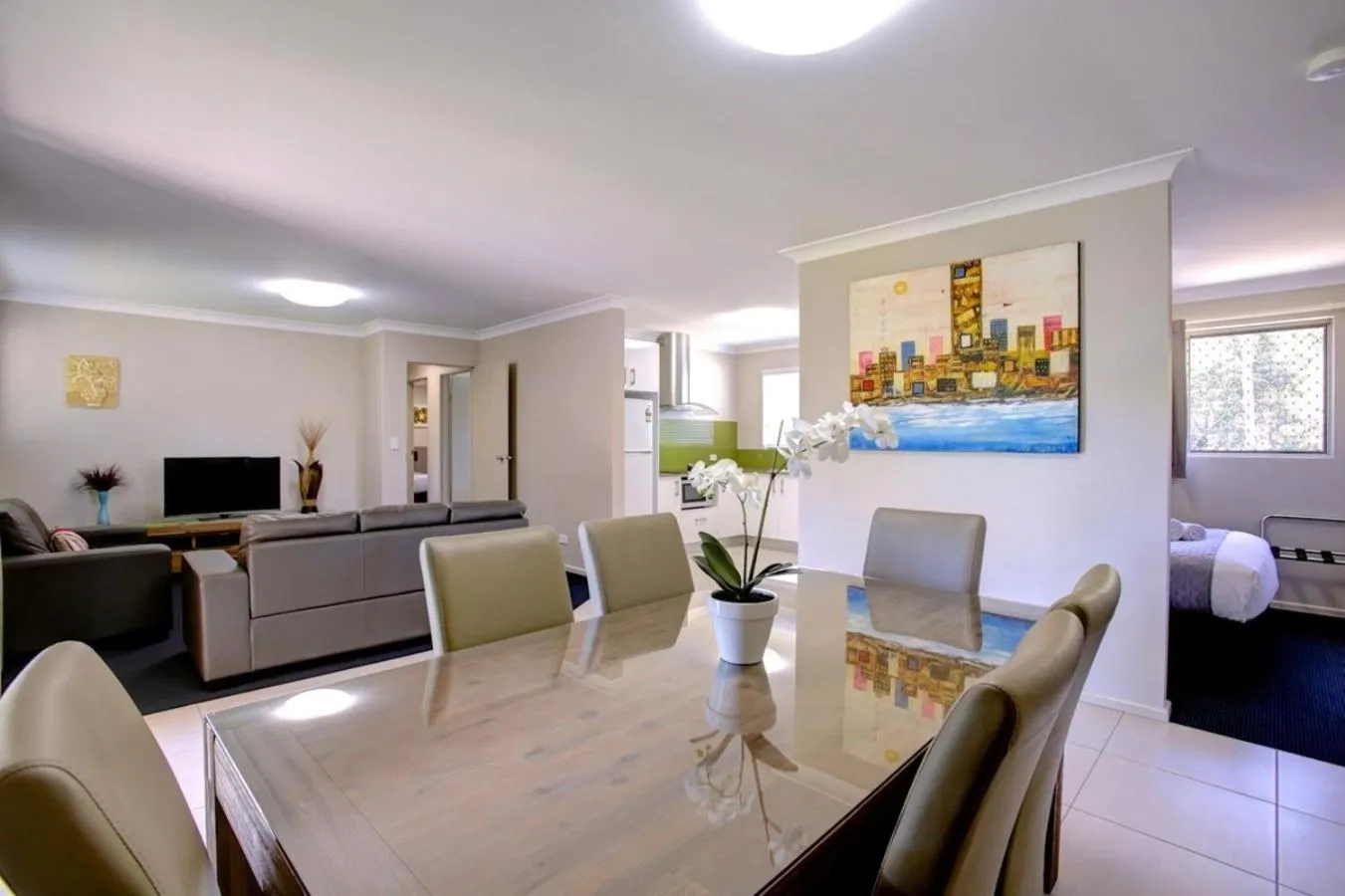 Dining area in Beachpark Apartments Coffs Harbour