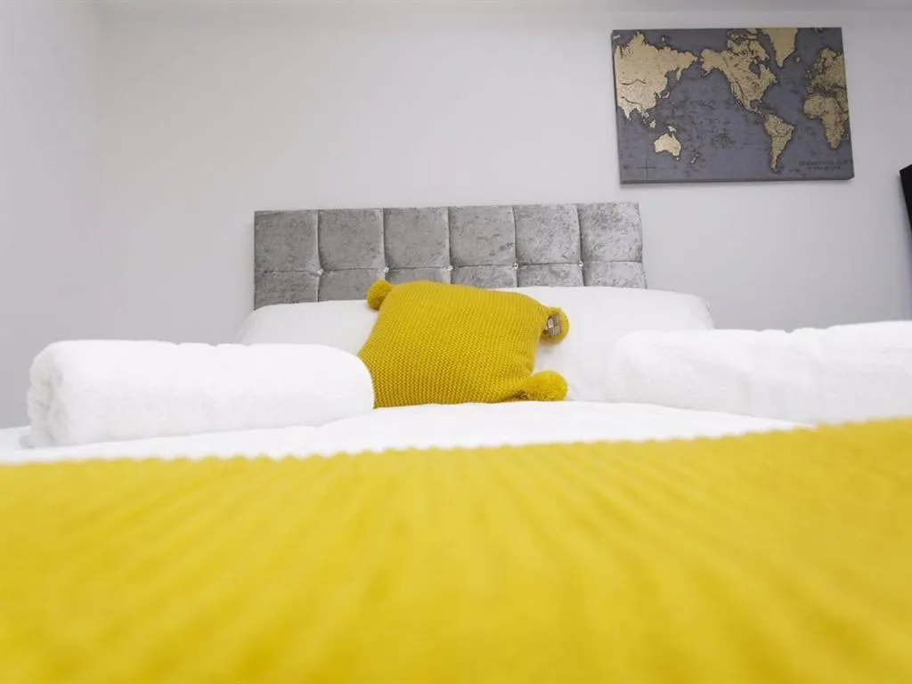 Bedroom in Berkley Studio