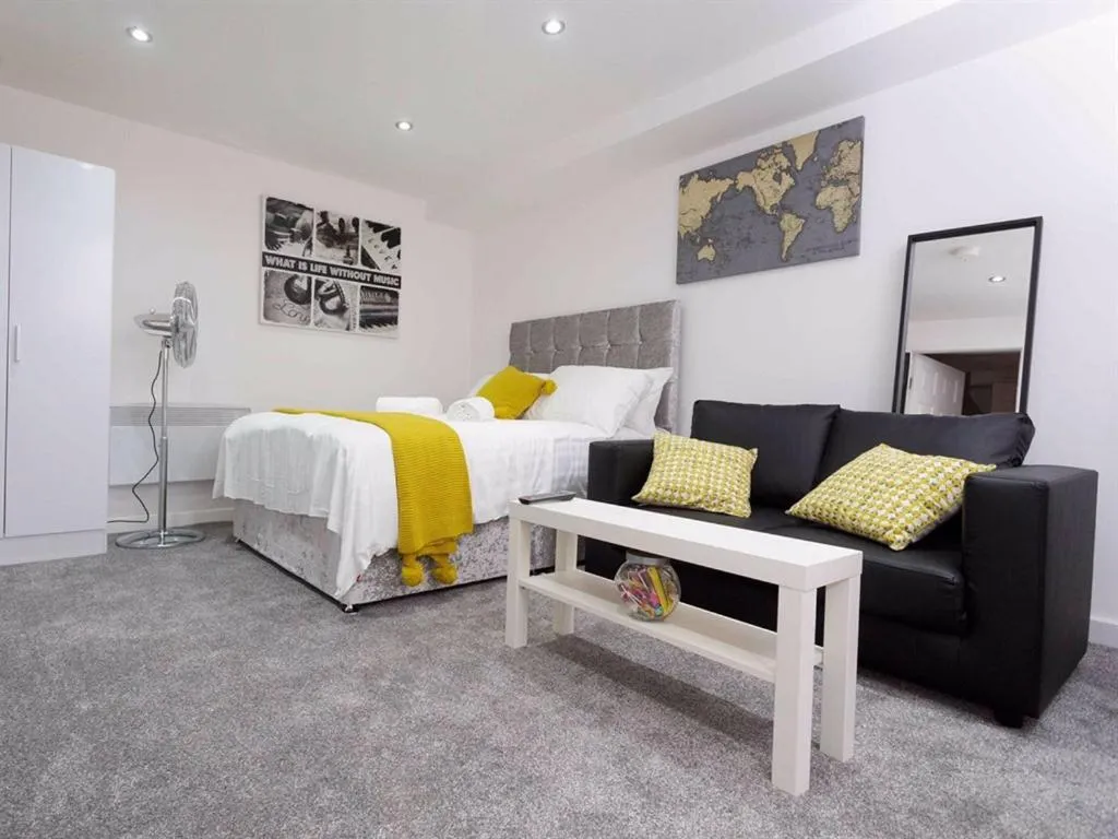 Bedroom in Berkley Studio