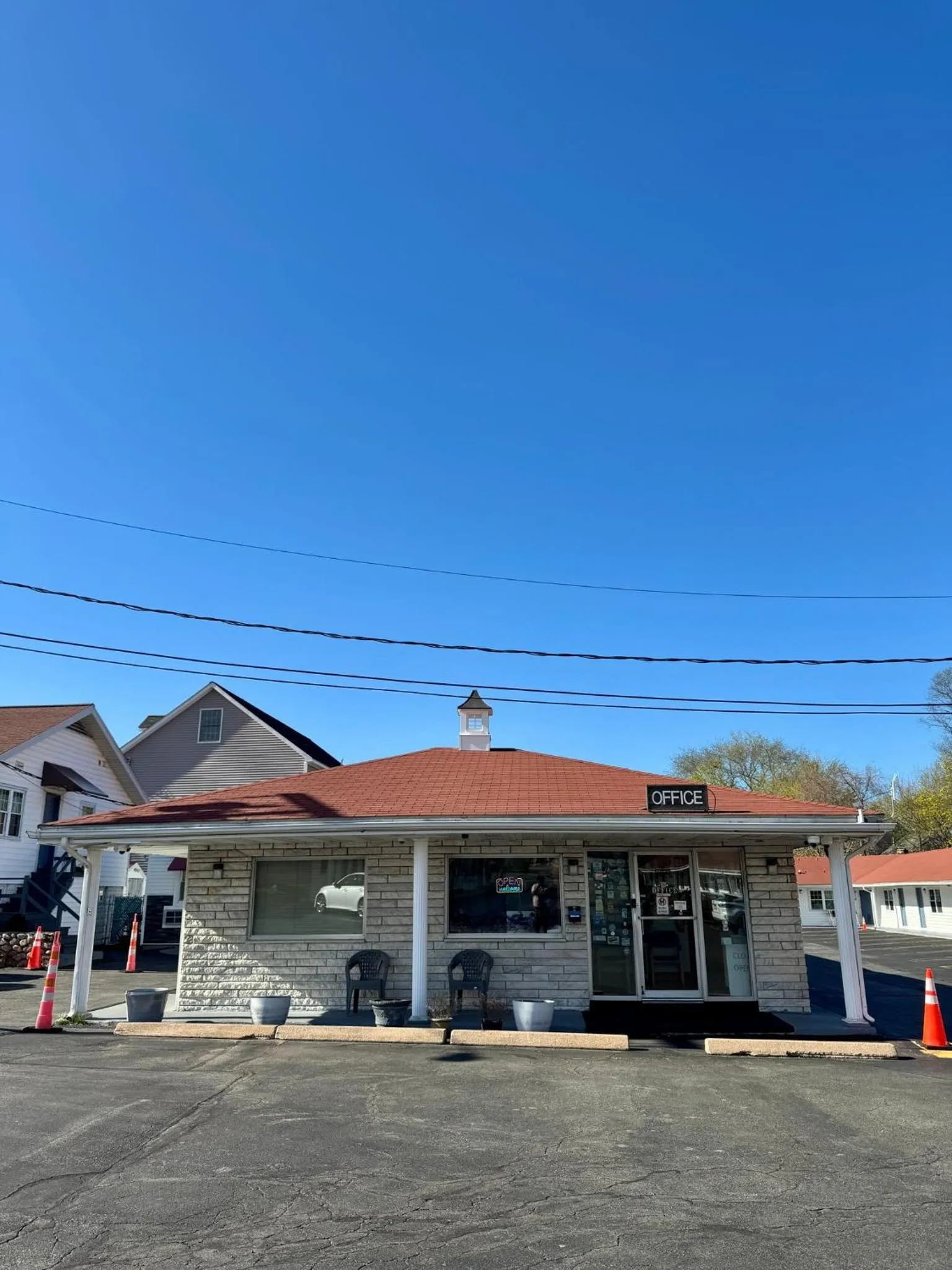 Property building in Chisholm's Motor Inn