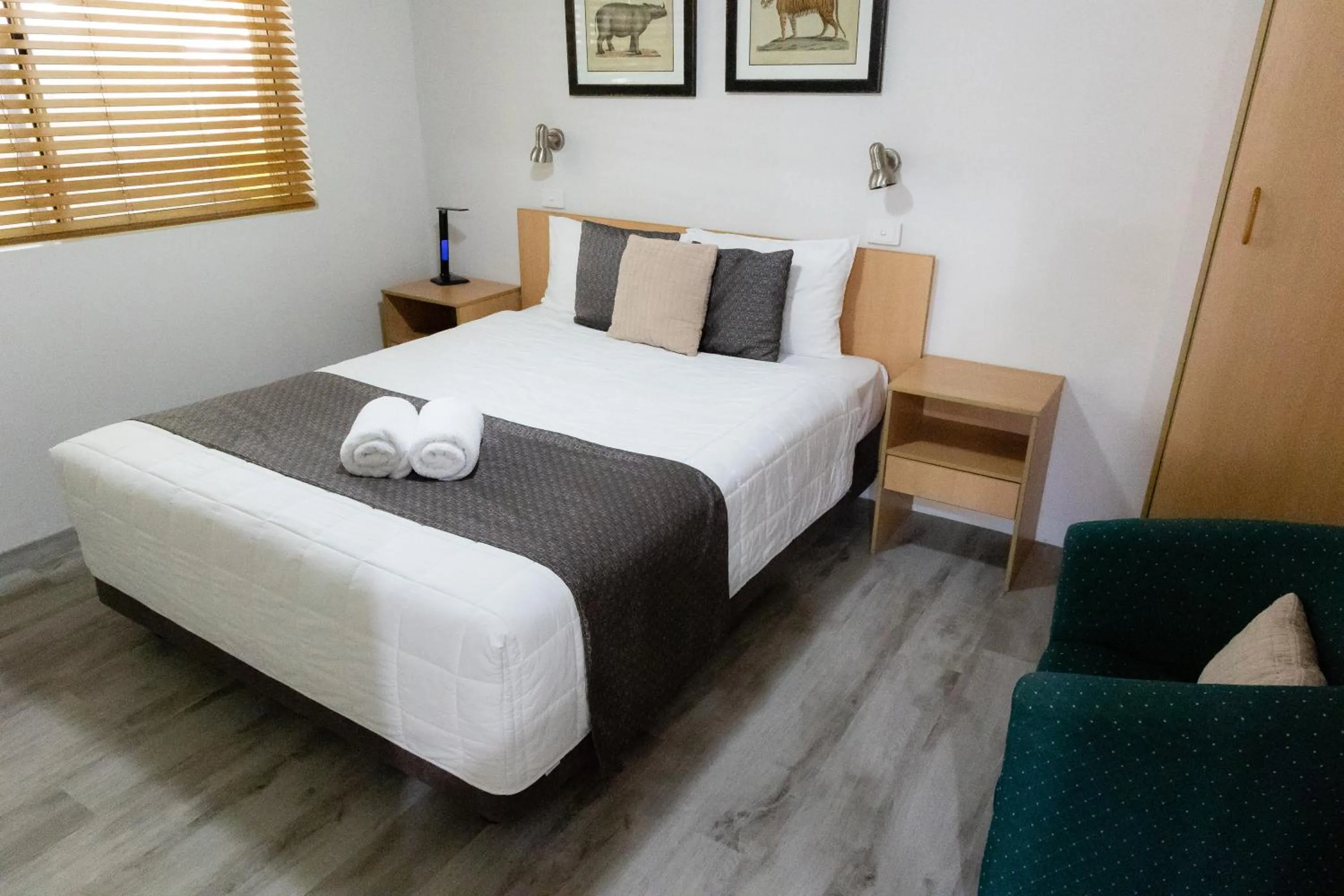 Bed in Aston Hill Motor Lodge