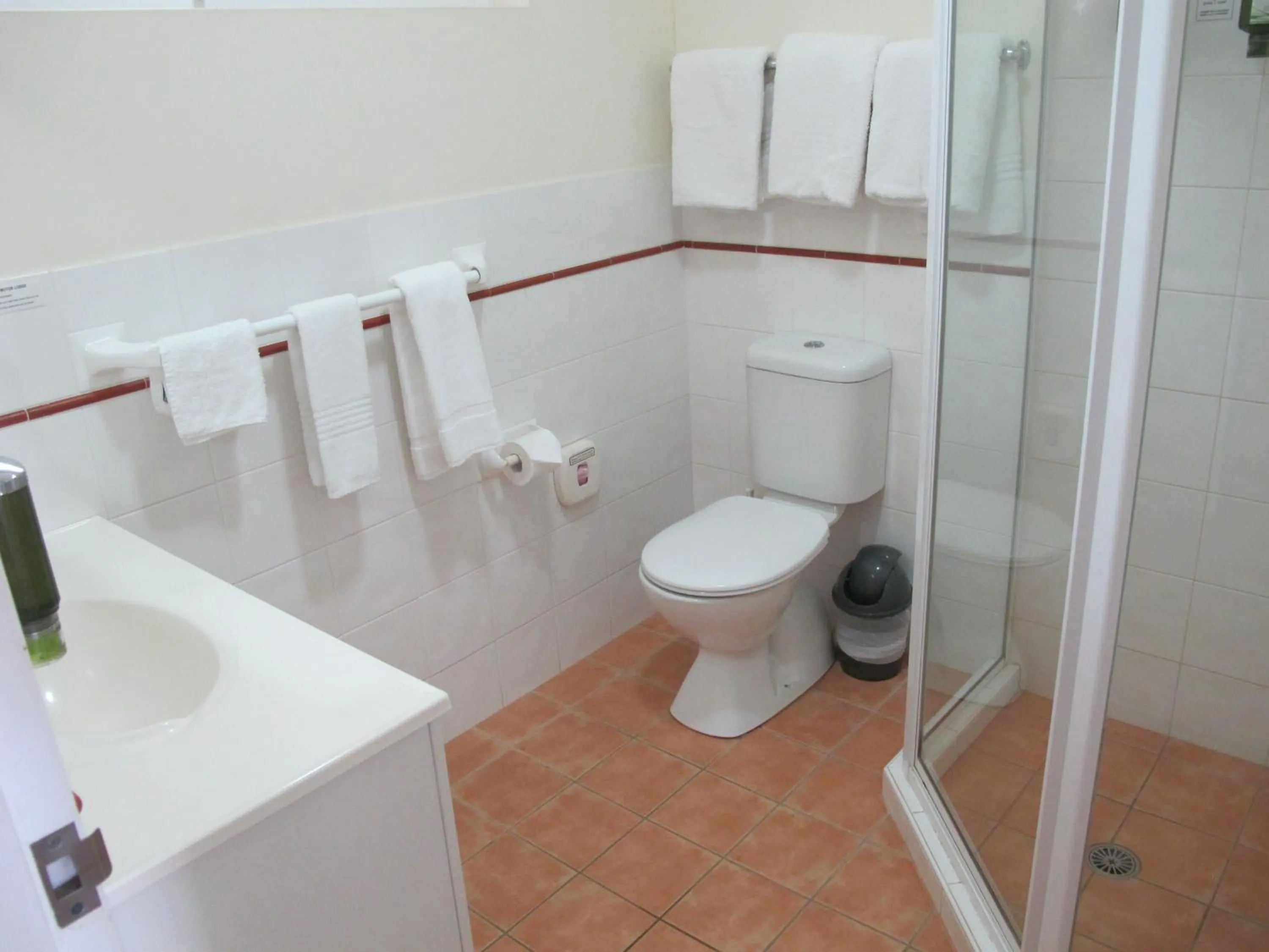 Bathroom in Aston Hill Motor Lodge