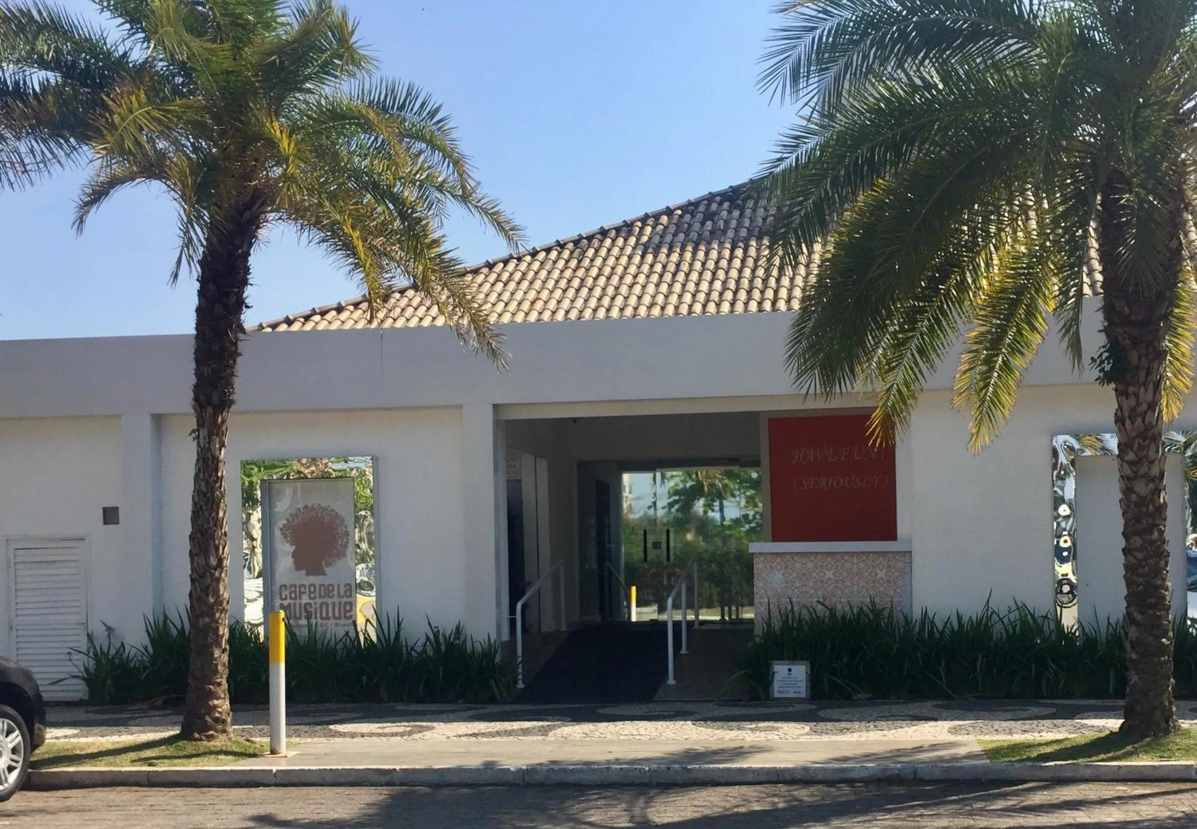 Property building in Flat Partic Hotel Jurere Beach Village