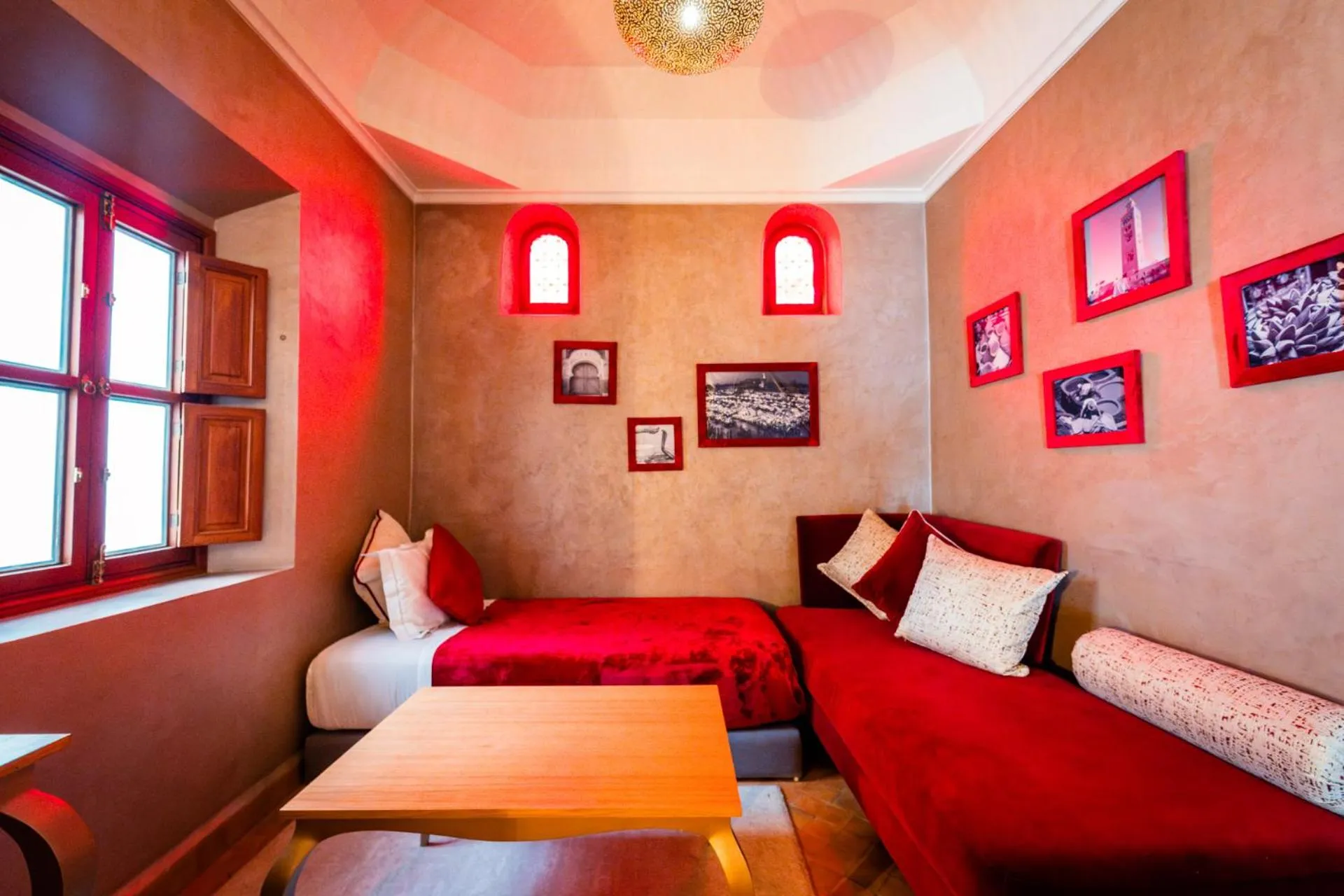 Bed in Ysalis Riad Restaurant & Spa