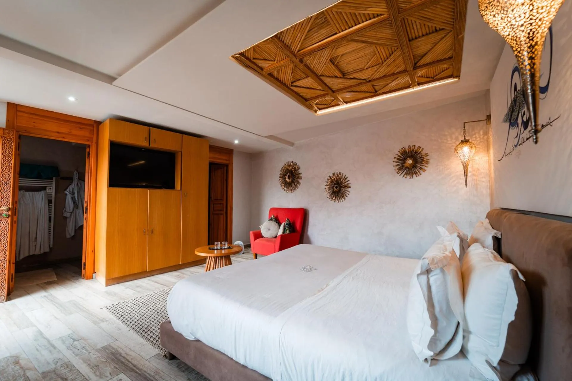 Bed in Ysalis Riad Restaurant & Spa