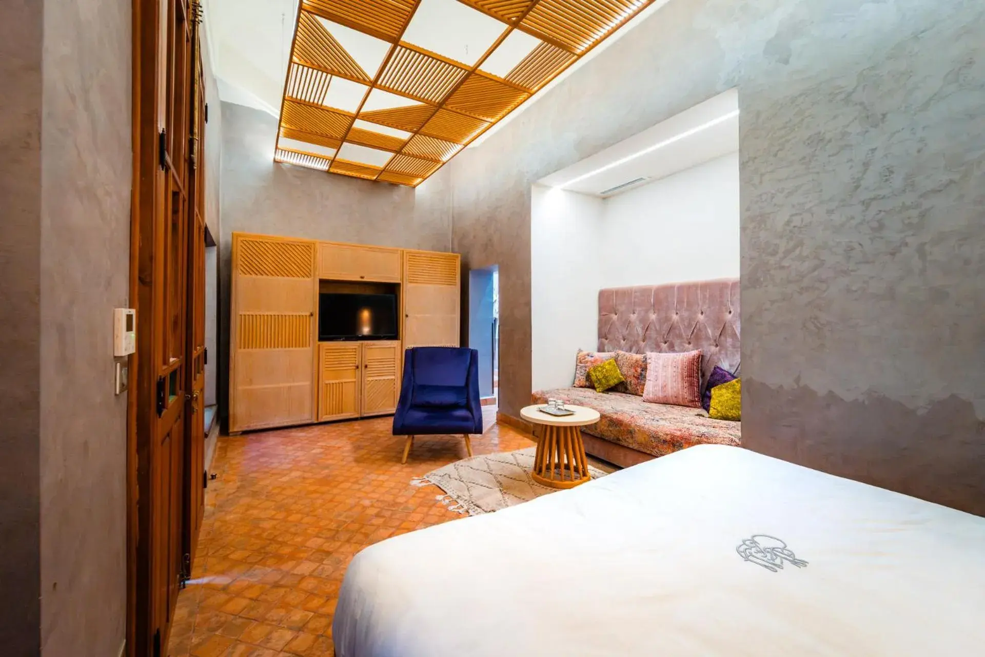 Communal lounge/ TV room, Bed in Ysalis Riad Restaurant & Spa Communal lounge/ TV room, Bed in Ysalis Riad Restaurant & Spa