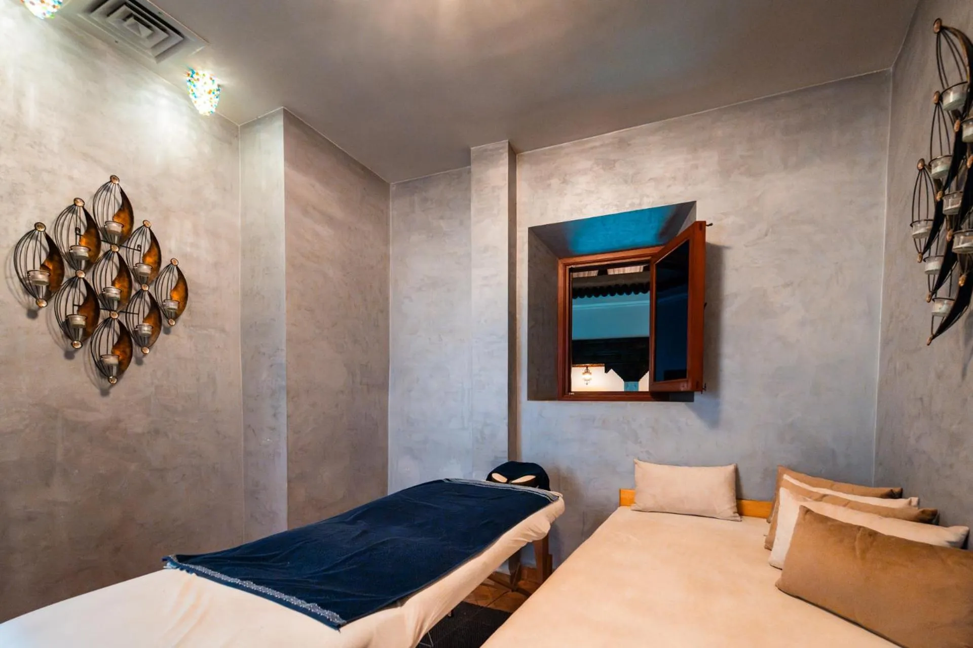 Bed in Ysalis Riad Restaurant & Spa