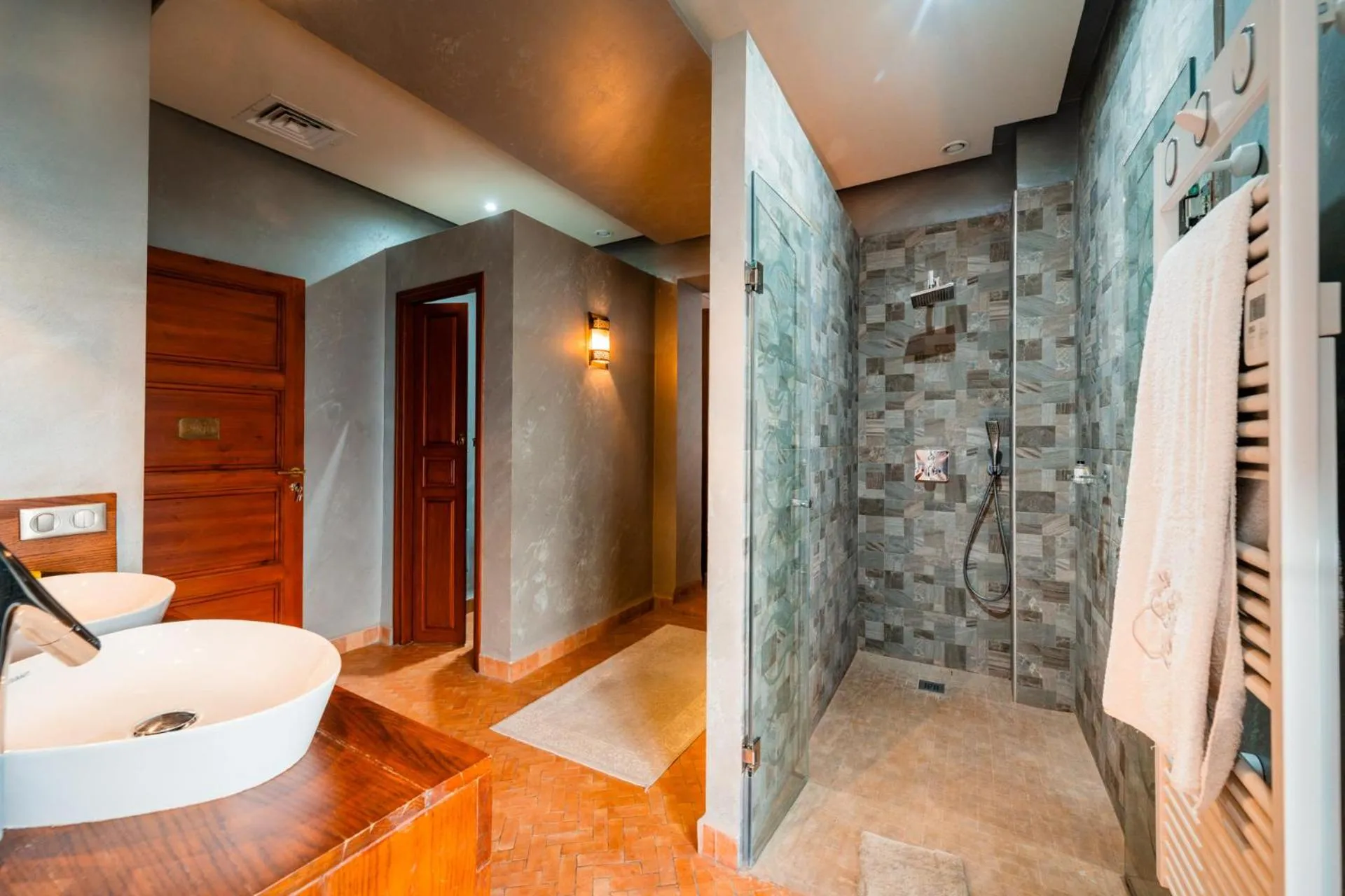 Shower in Ysalis Riad Restaurant & Spa