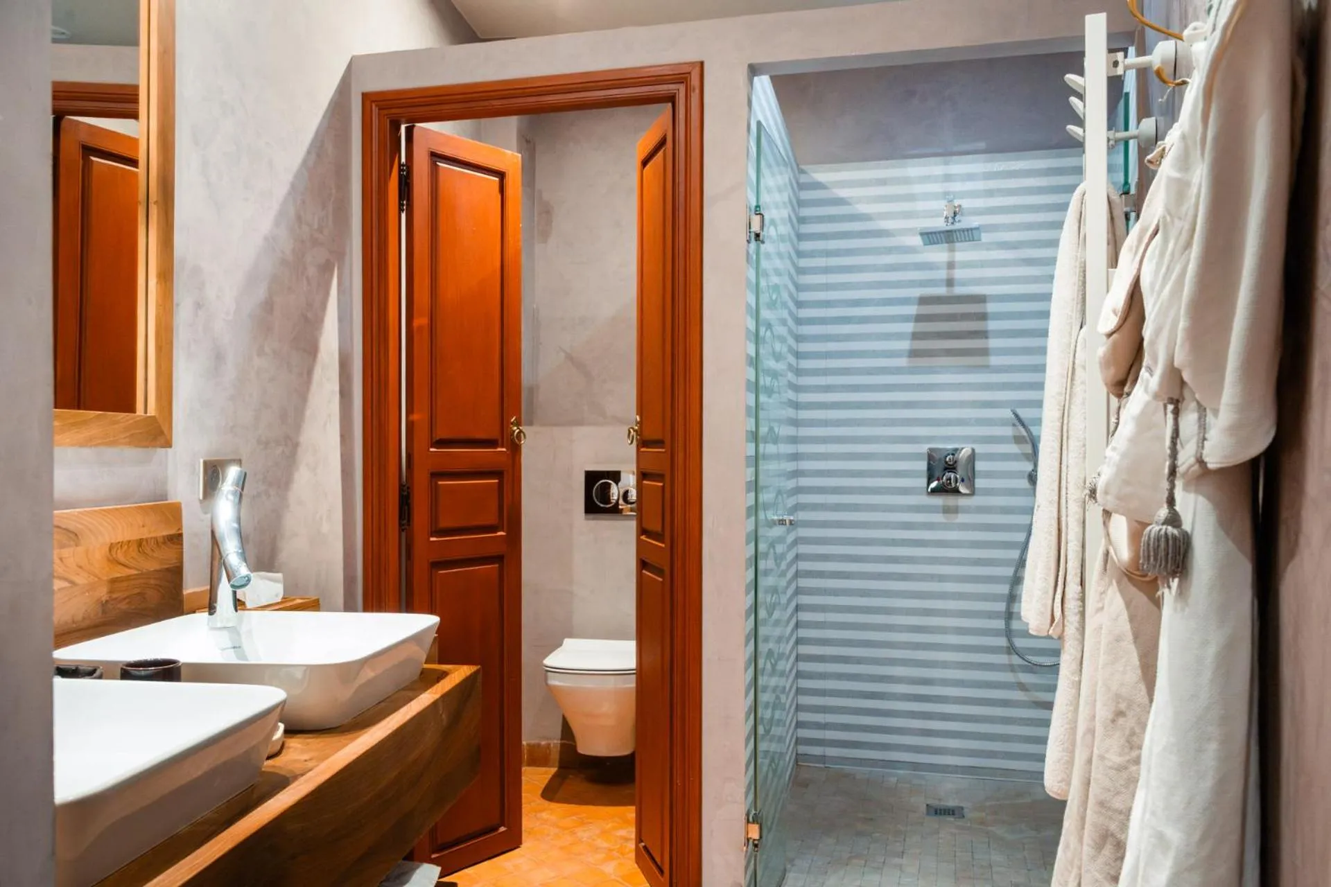 Shower in Ysalis Riad Restaurant & Spa