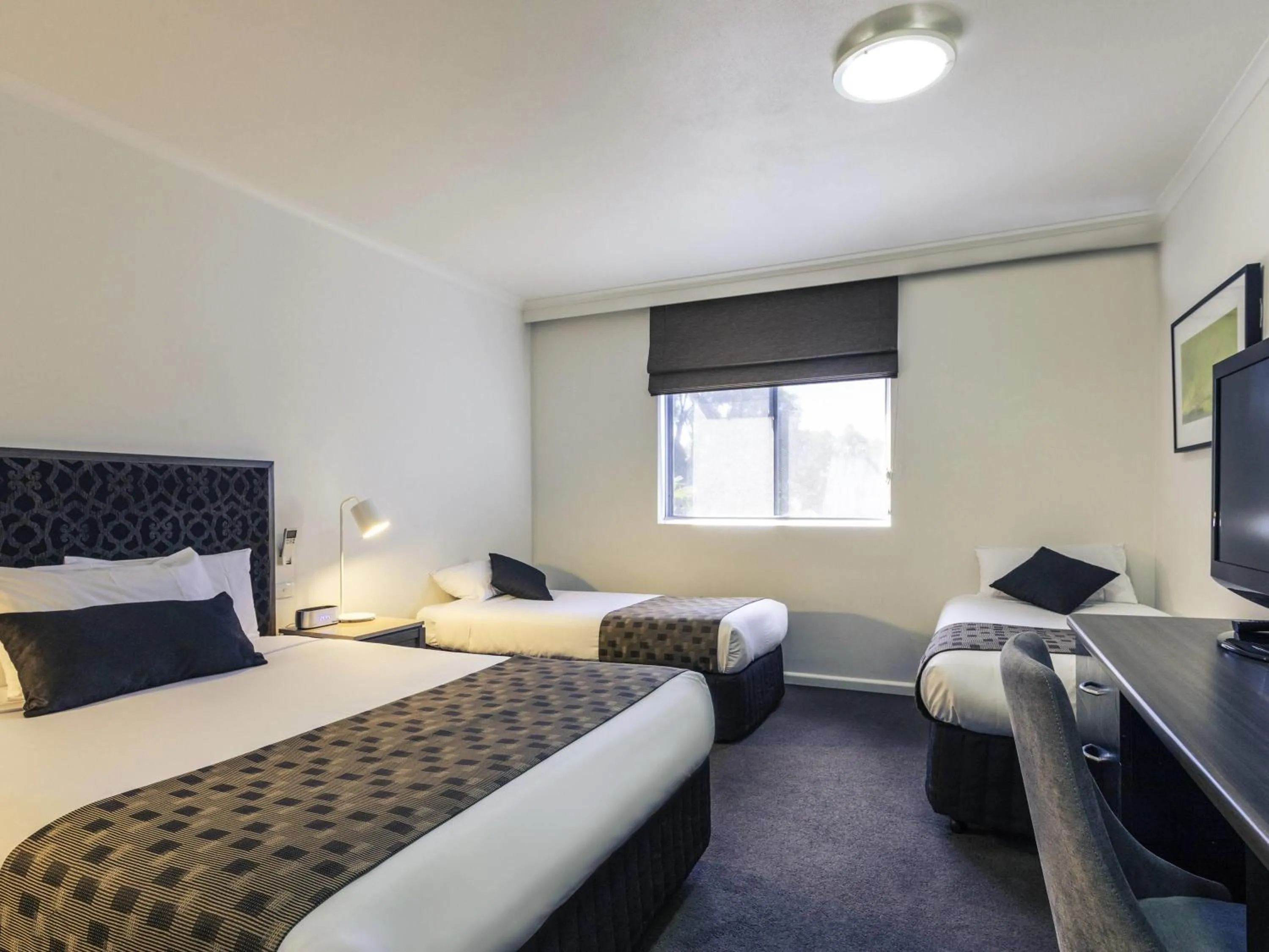 Bedroom, Bed in Mercure Albury