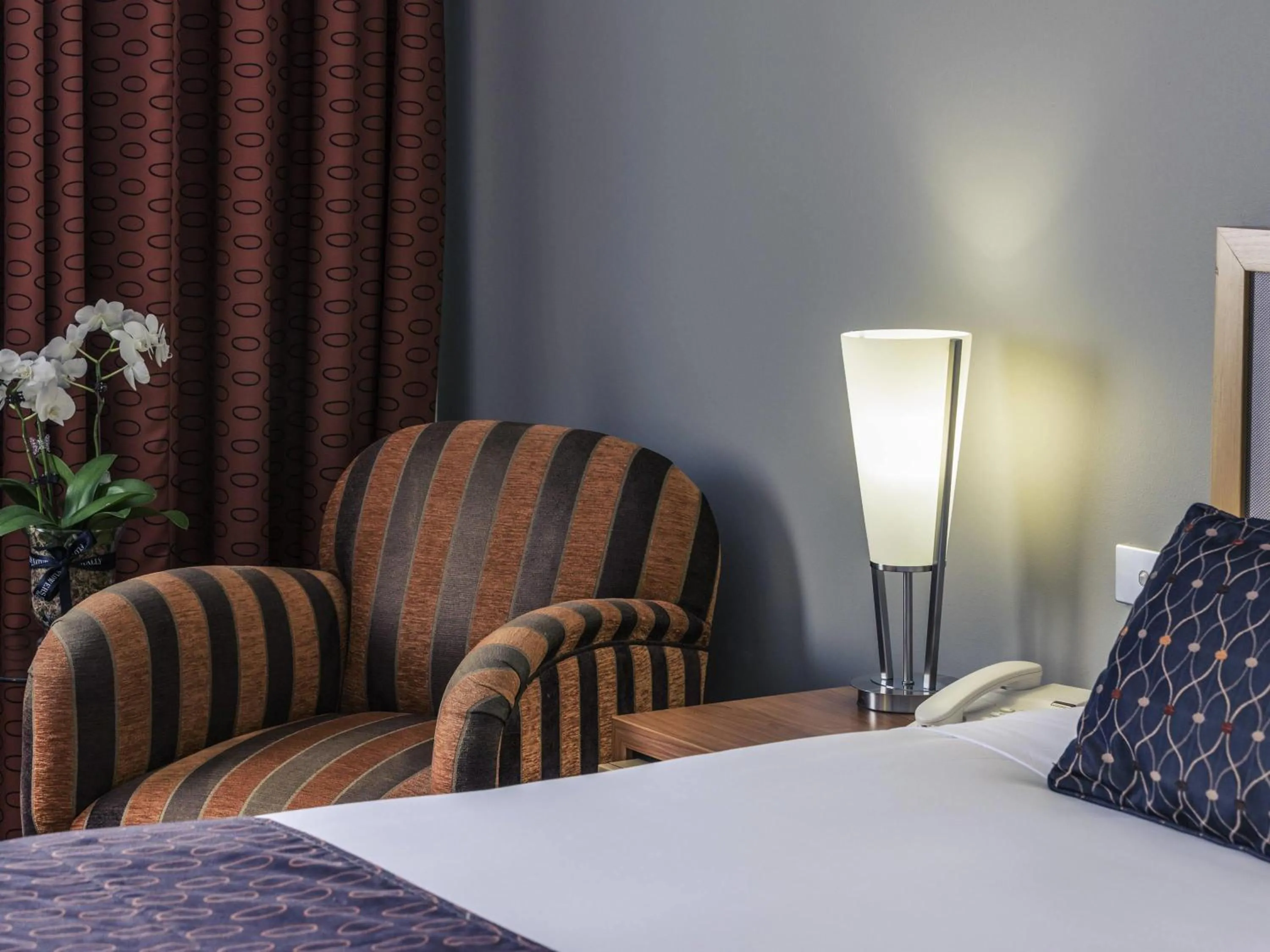 Bedroom, Bed in Mercure Albury