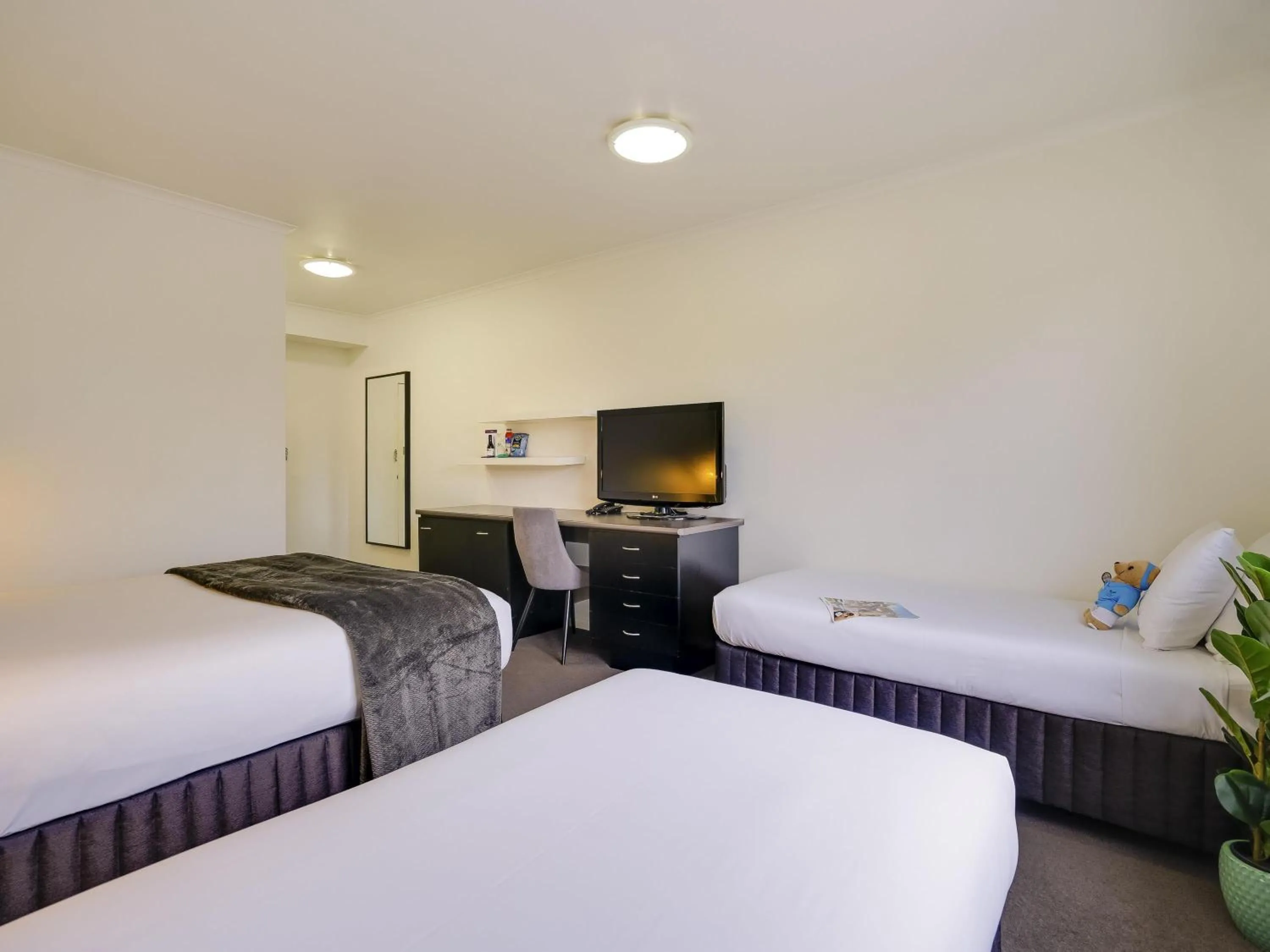 Bedroom, Bed in Mercure Albury
