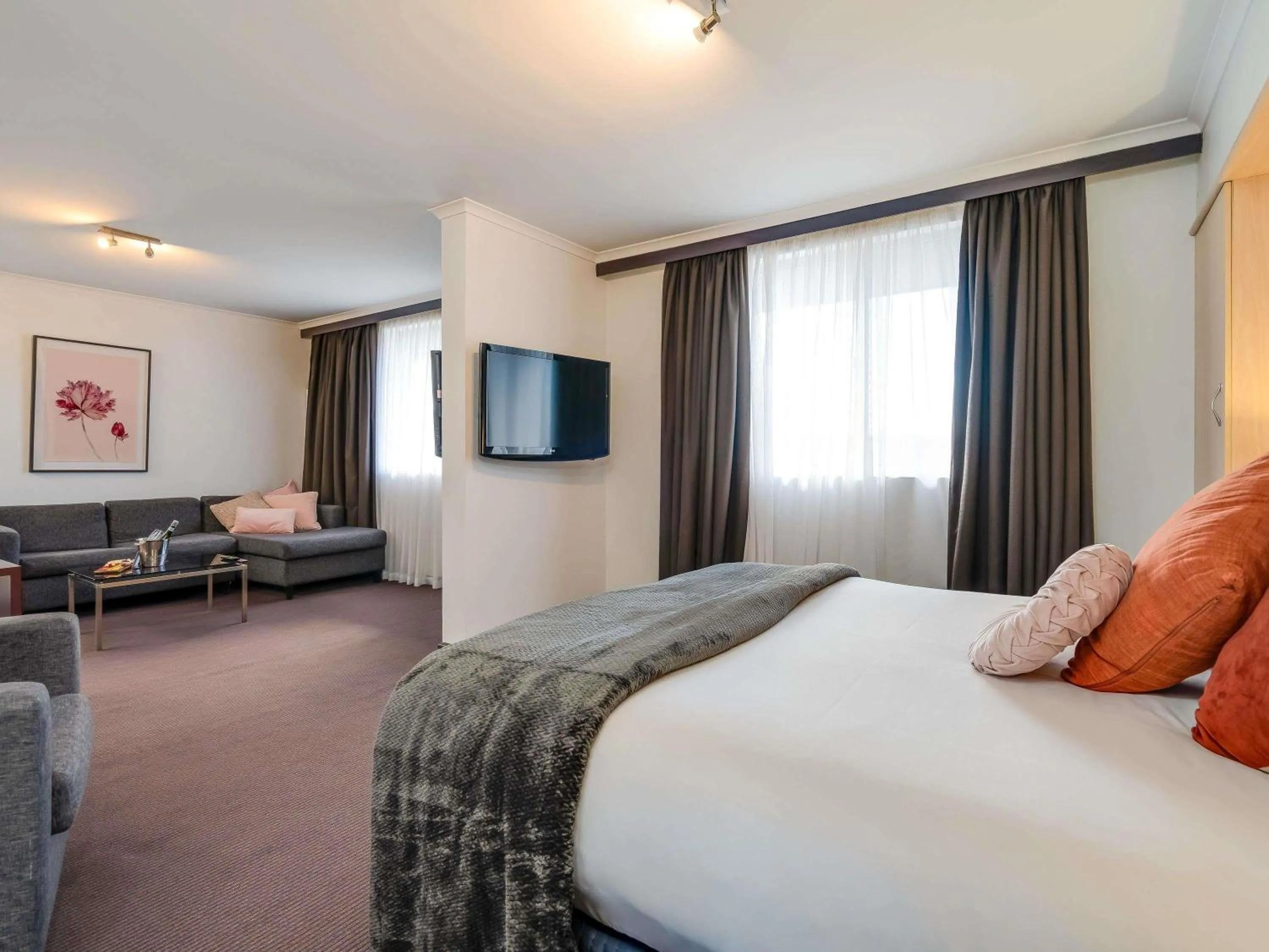 Bedroom, Bed in Mercure Albury